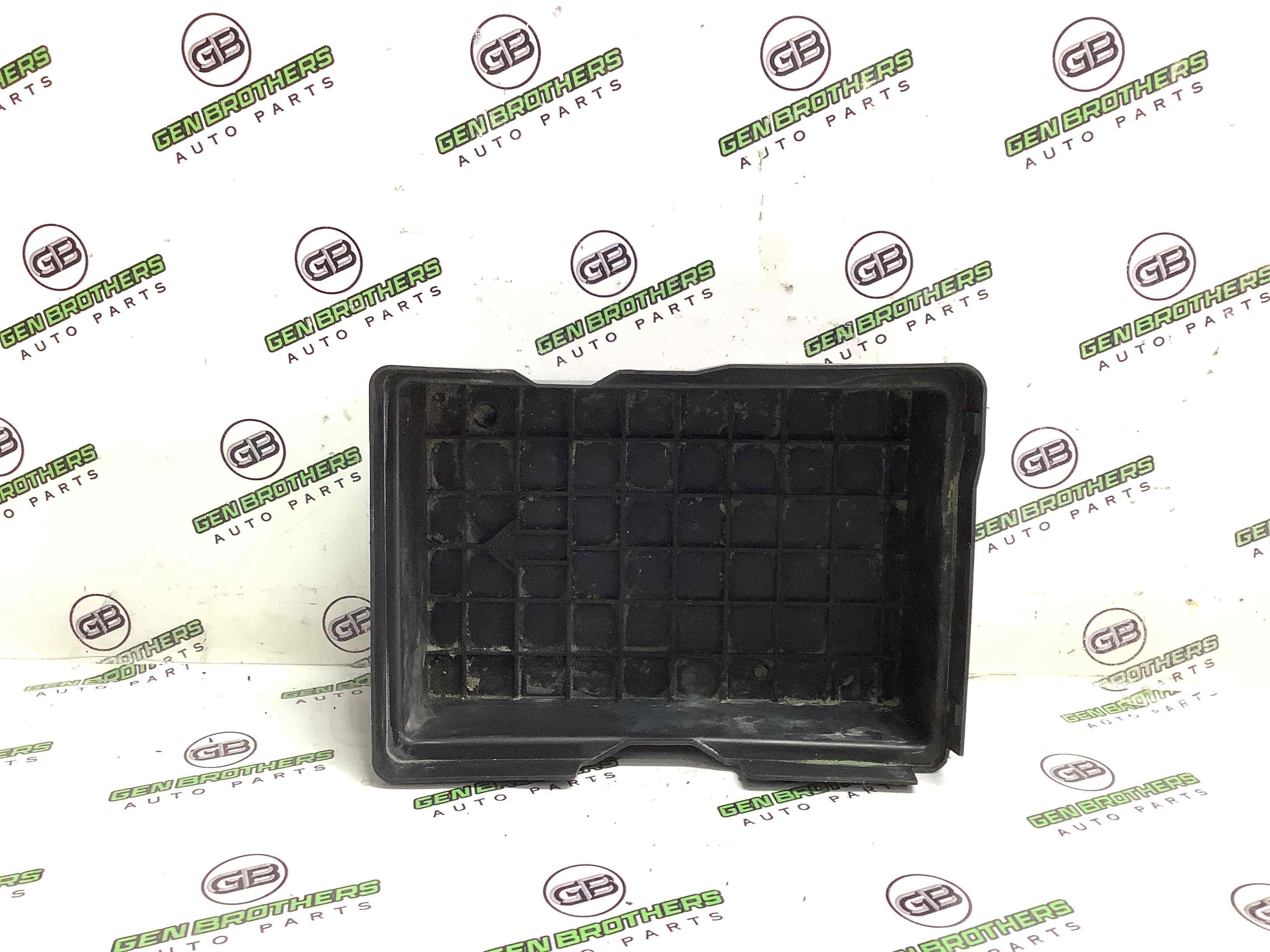 Полиця акумулятора, кришка, кріплення майданчик АКБ