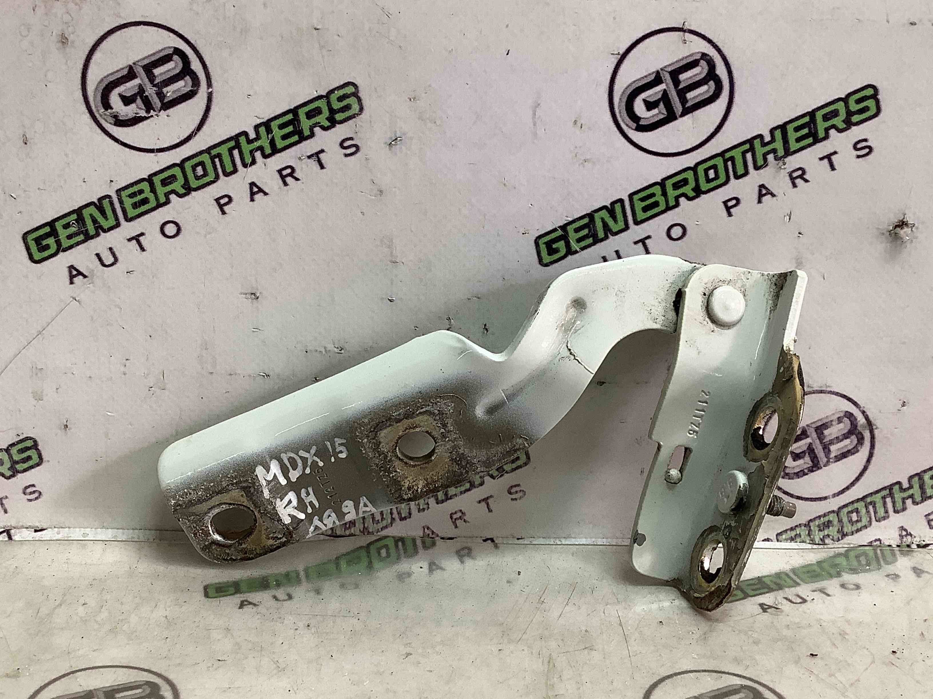 Петля кришки багажника, двері багажника