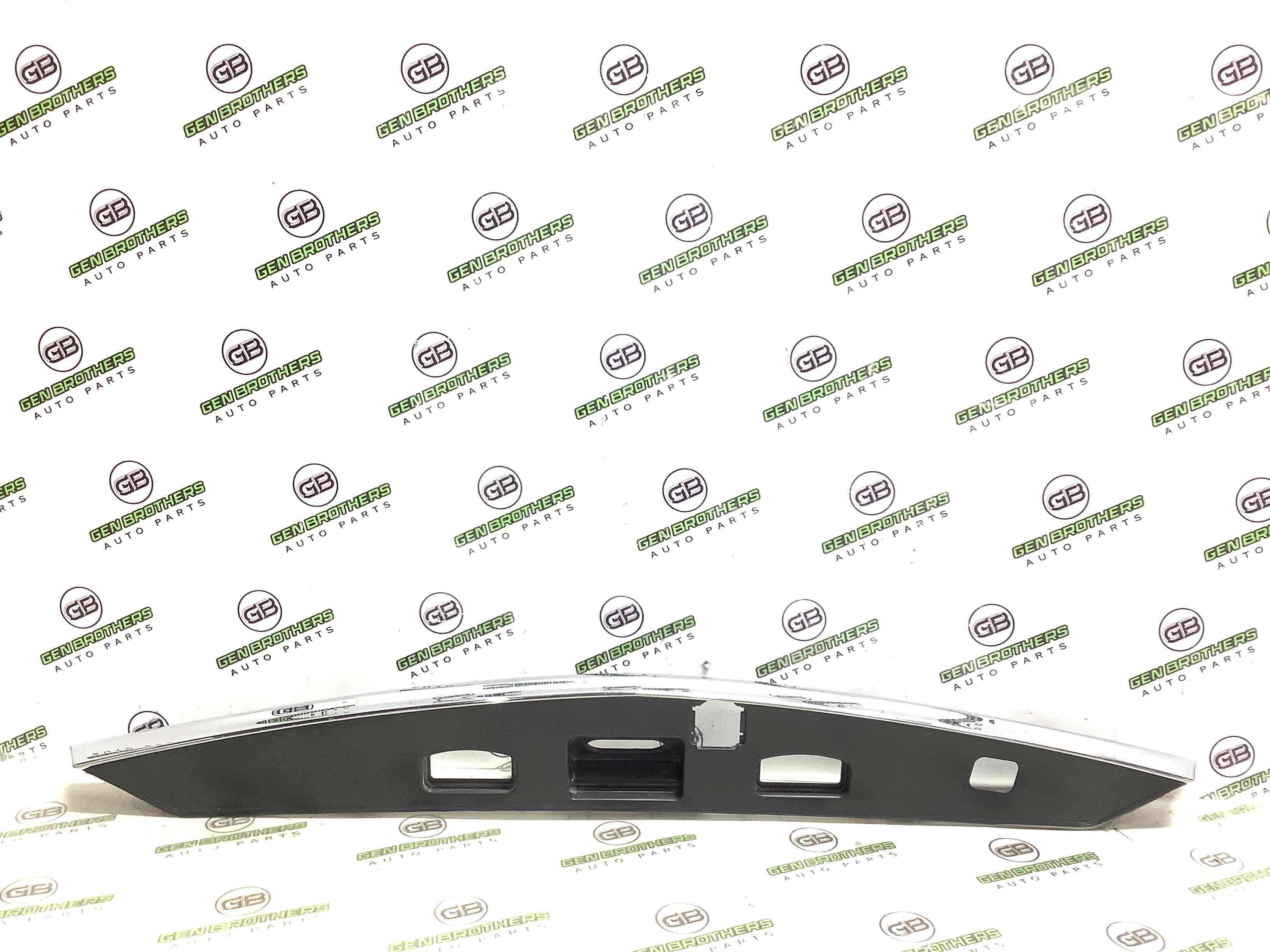 Молдинг двері багажника, кришки багажника, задні молдинги кузова