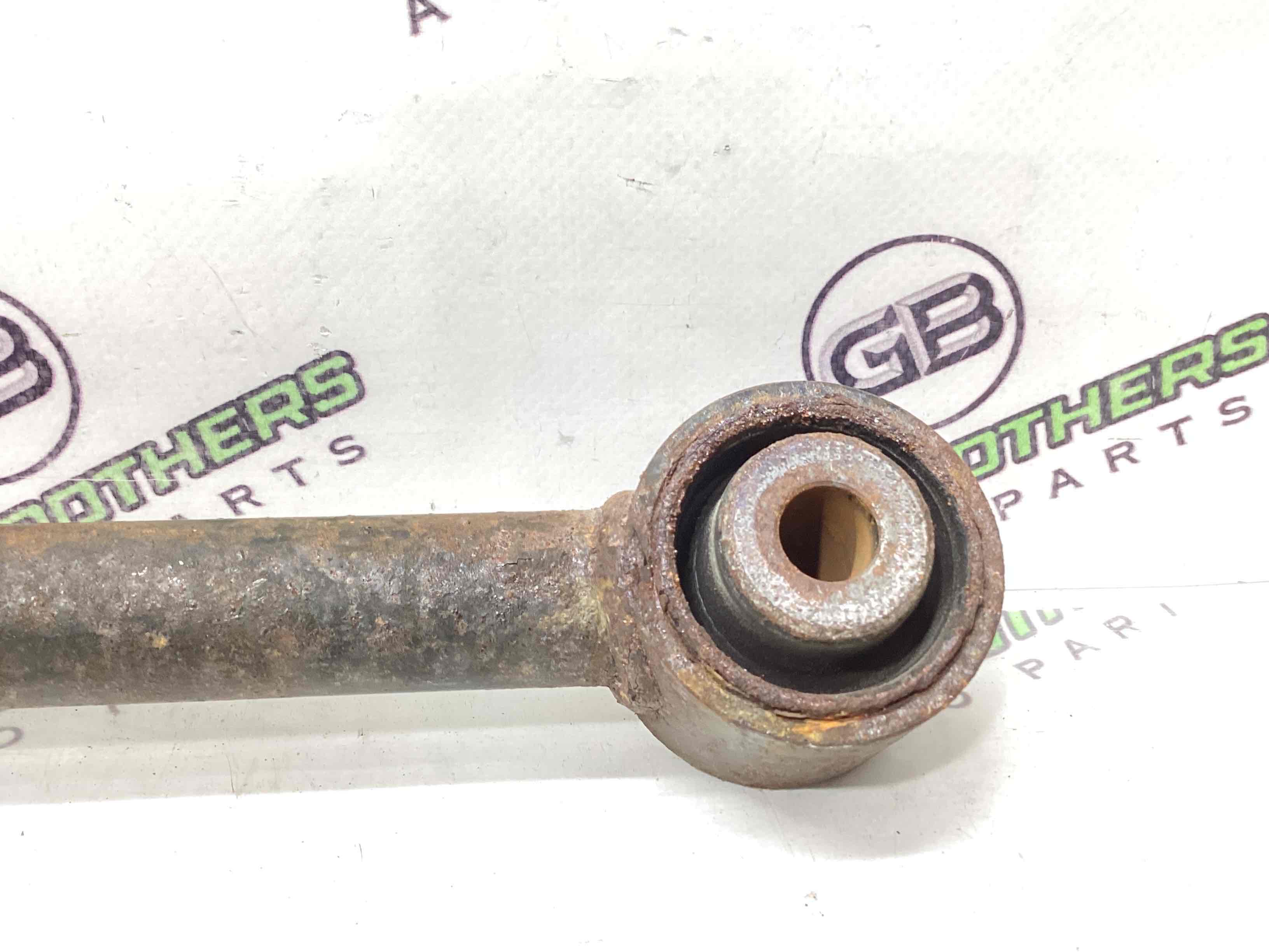 Важіль задній правий