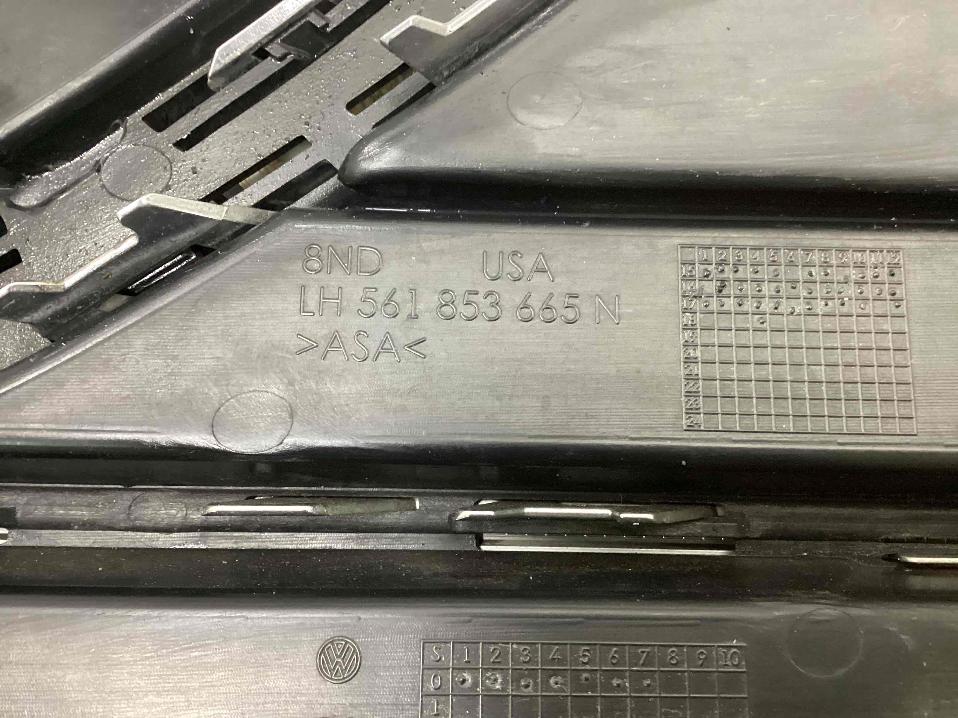 Заглушка, вставка решітка в бампер