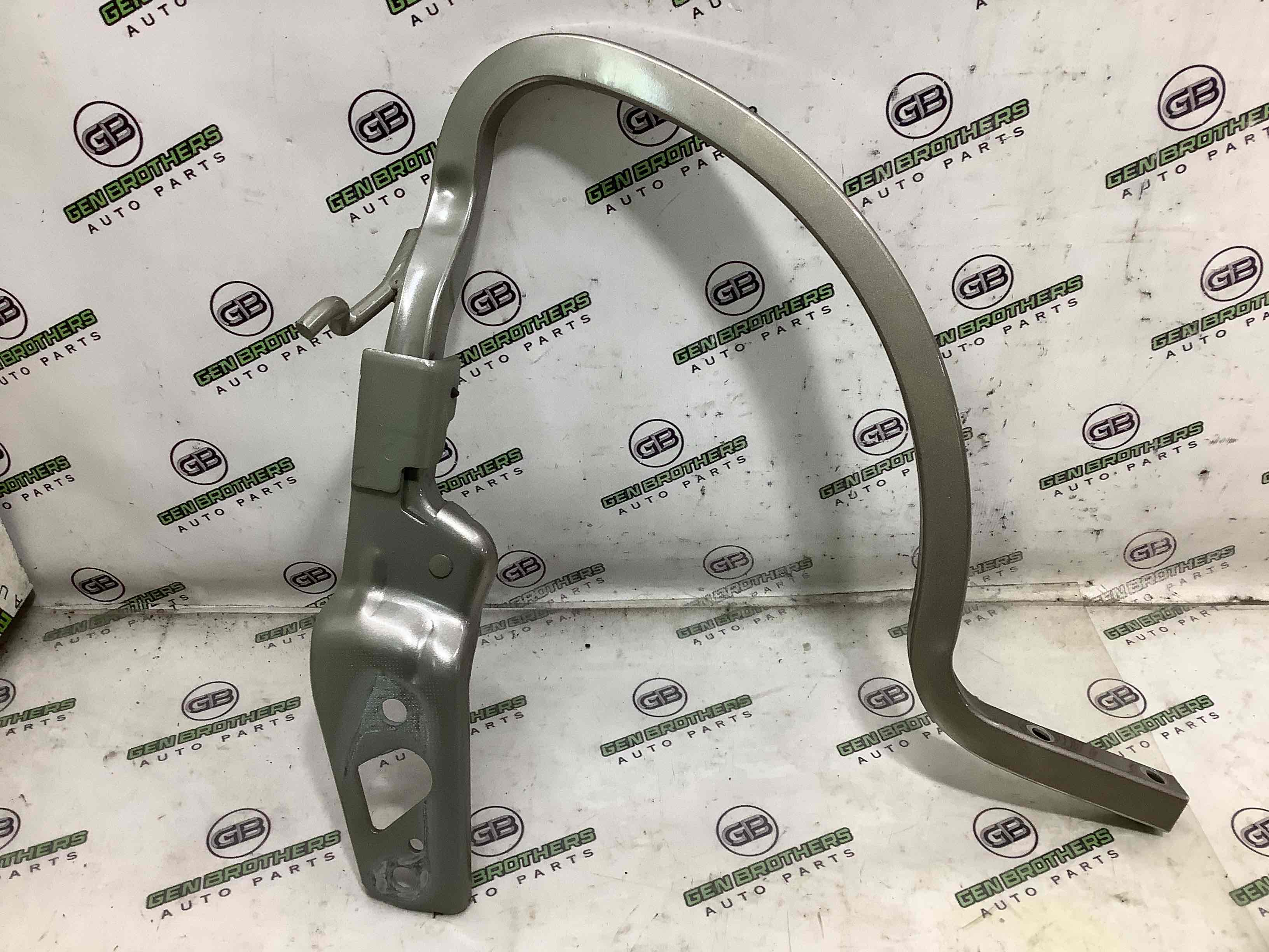 Петля кришки багажника, двері багажника