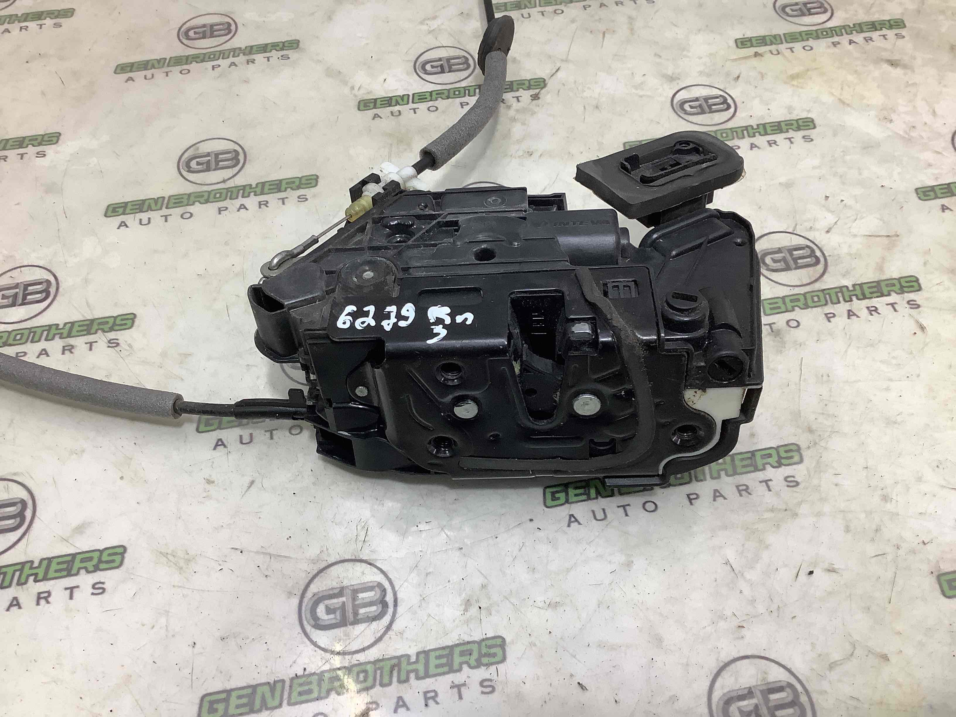 Замок дверей задньої правої