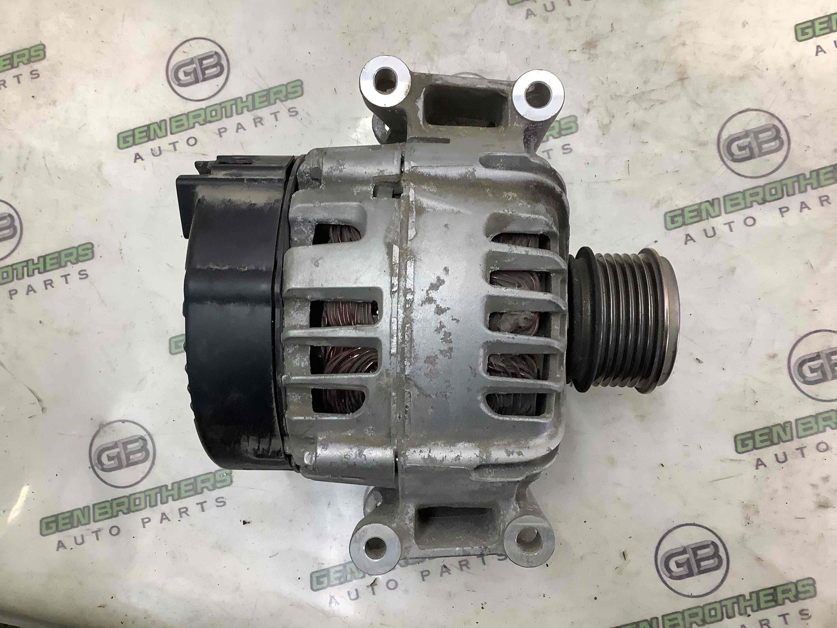 Генератор, кронштейн генератора