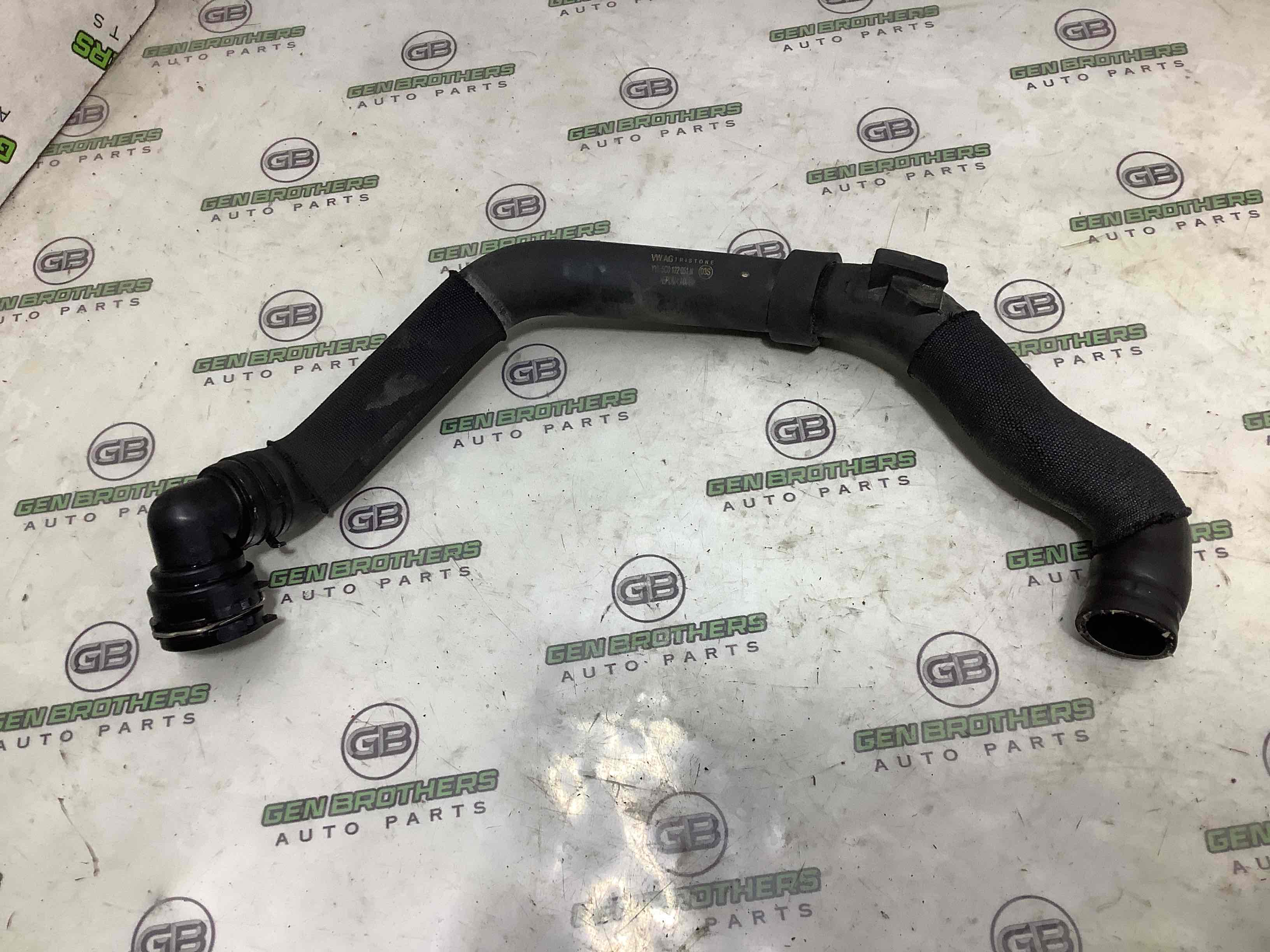 Патрубок трубопровід, шланг