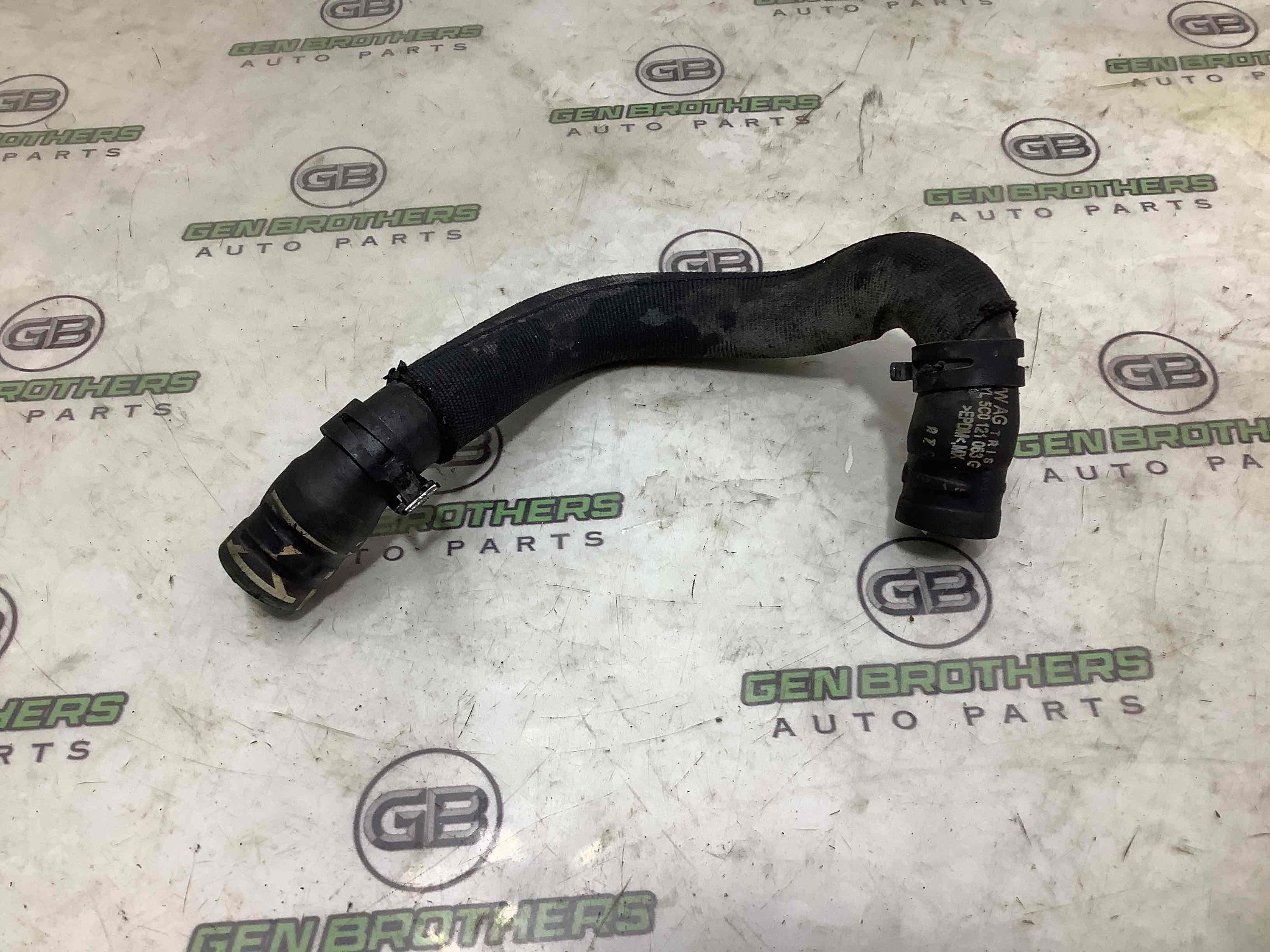 Патрубок трубопровід, шланг