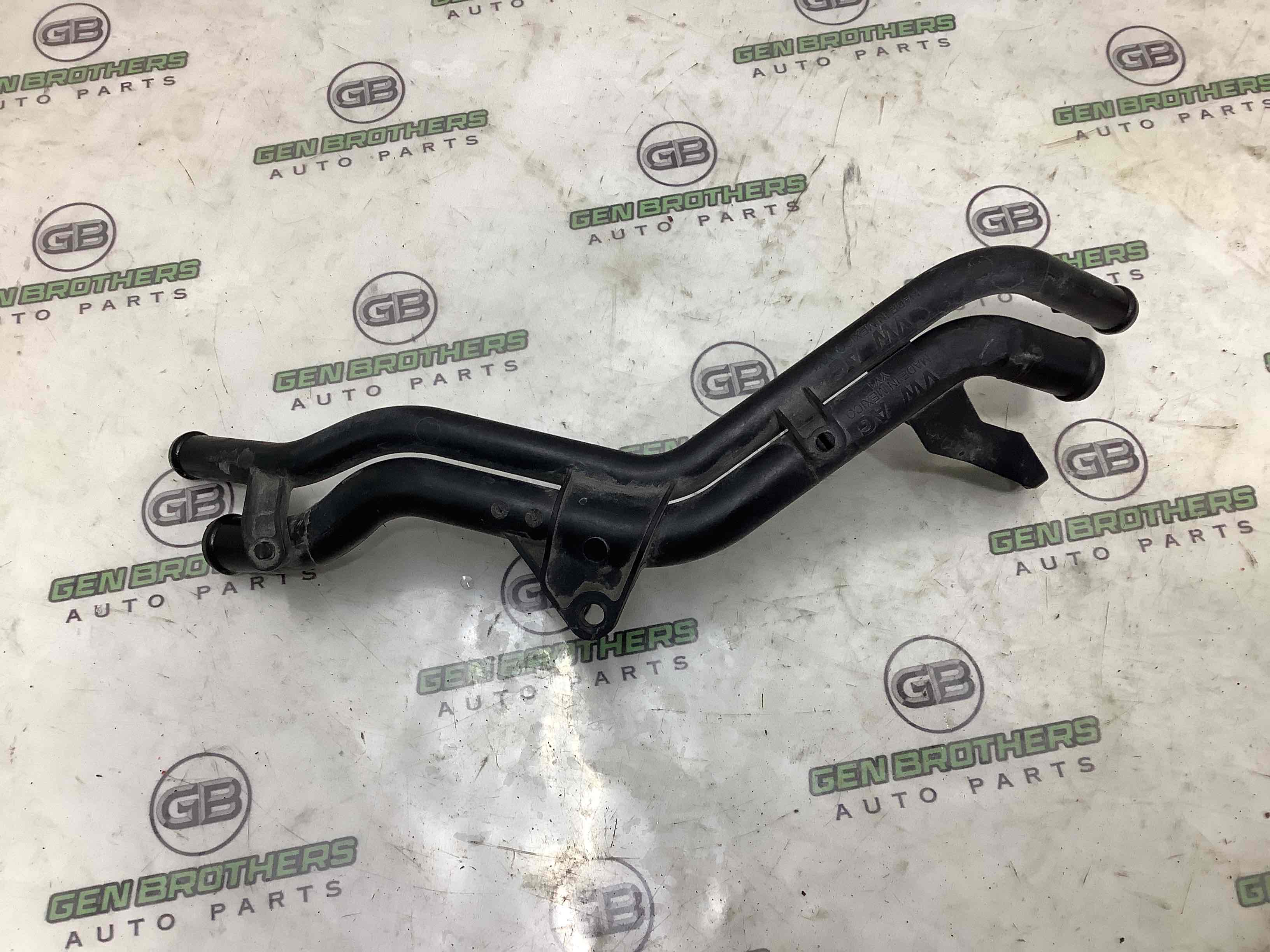 Патрубок трубопровід, шланг