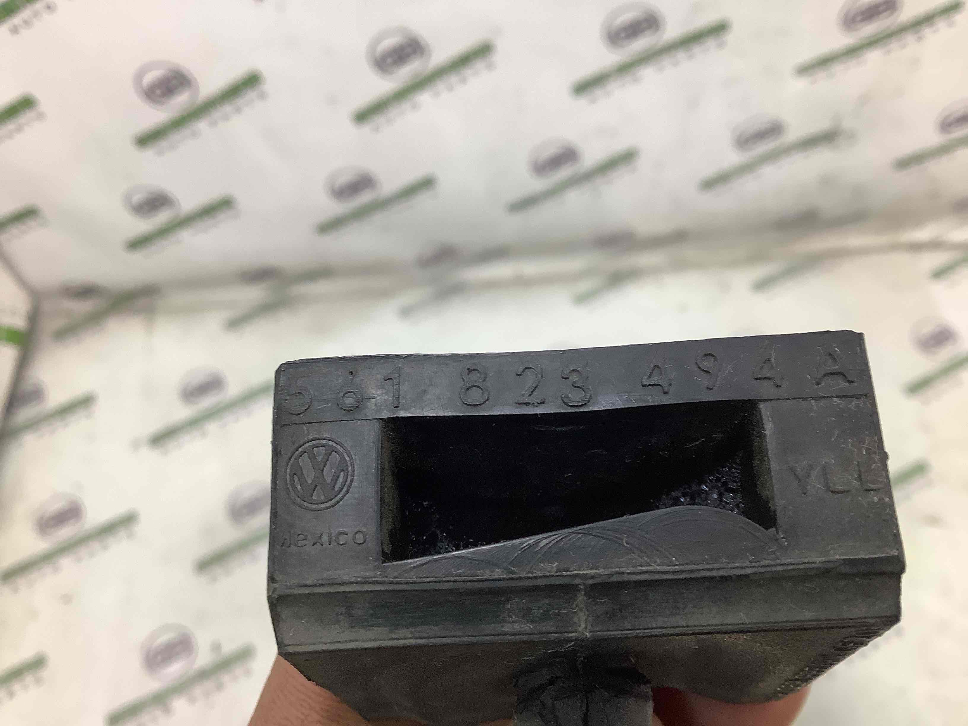 Ущільнювач капота, ізолятор, шуба