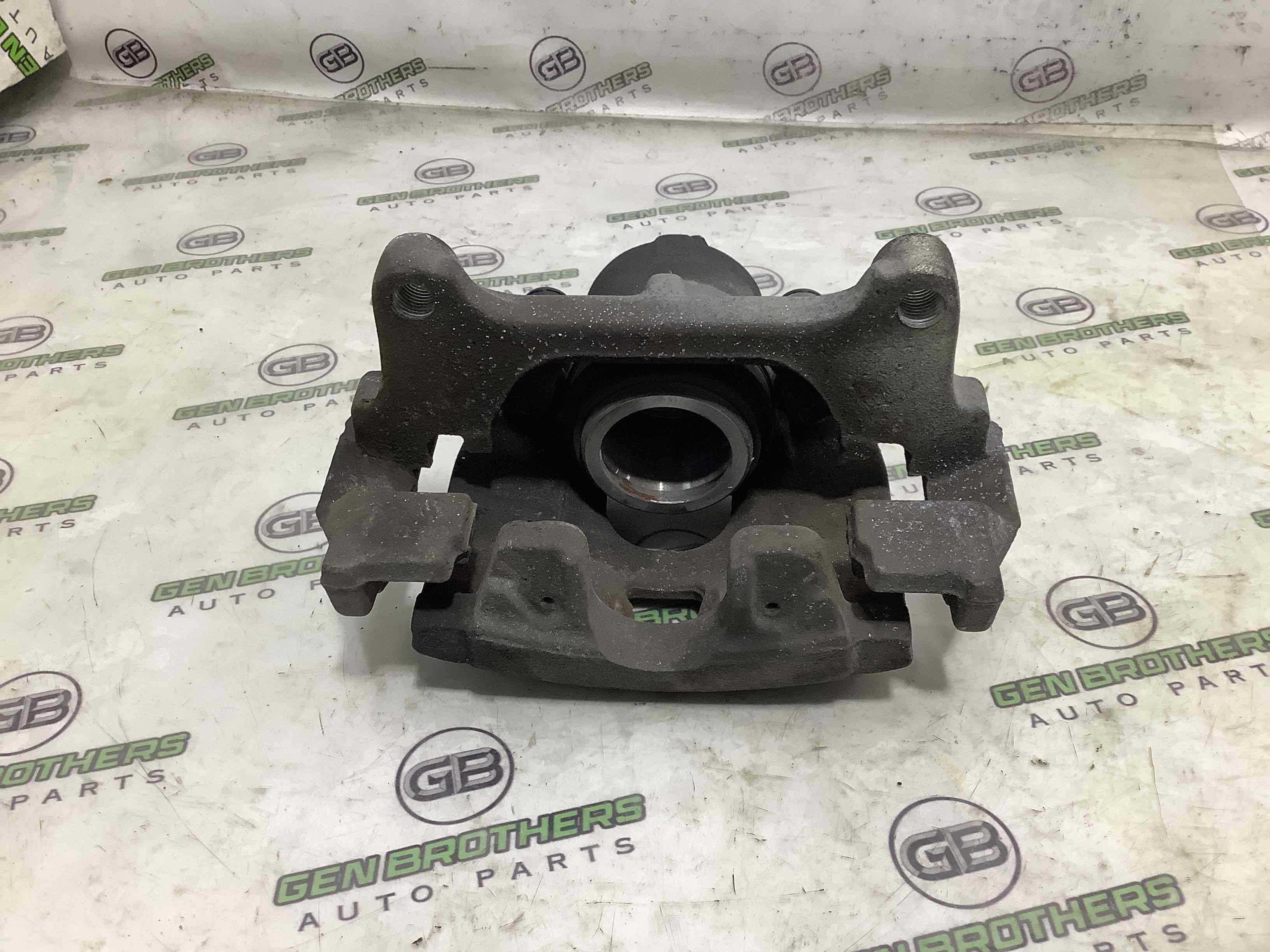 Супорт передній правий