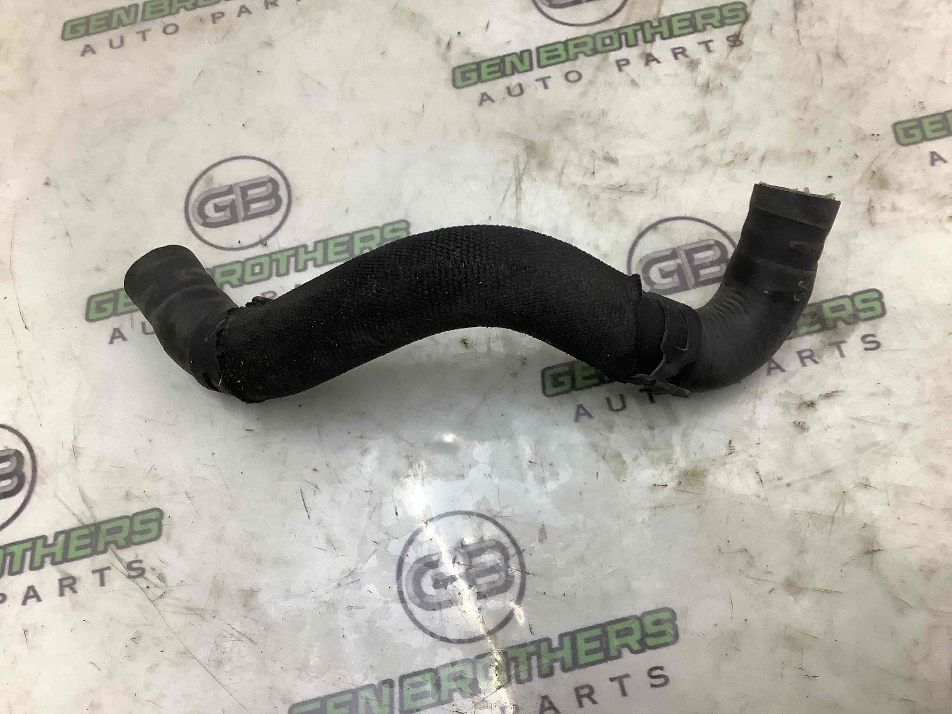 Патрубок трубопровід, шланг