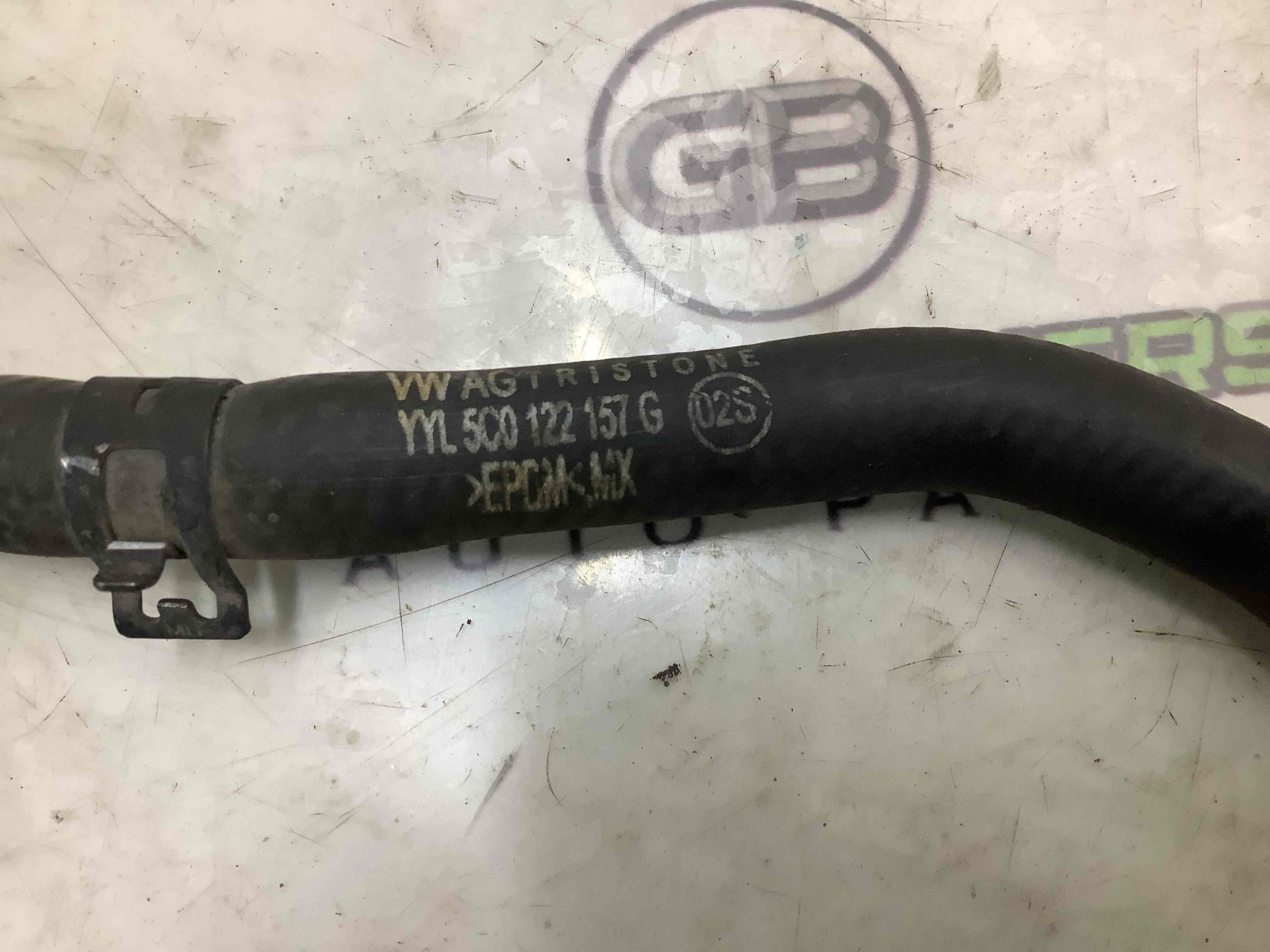 Патрубок трубопровід, шланг