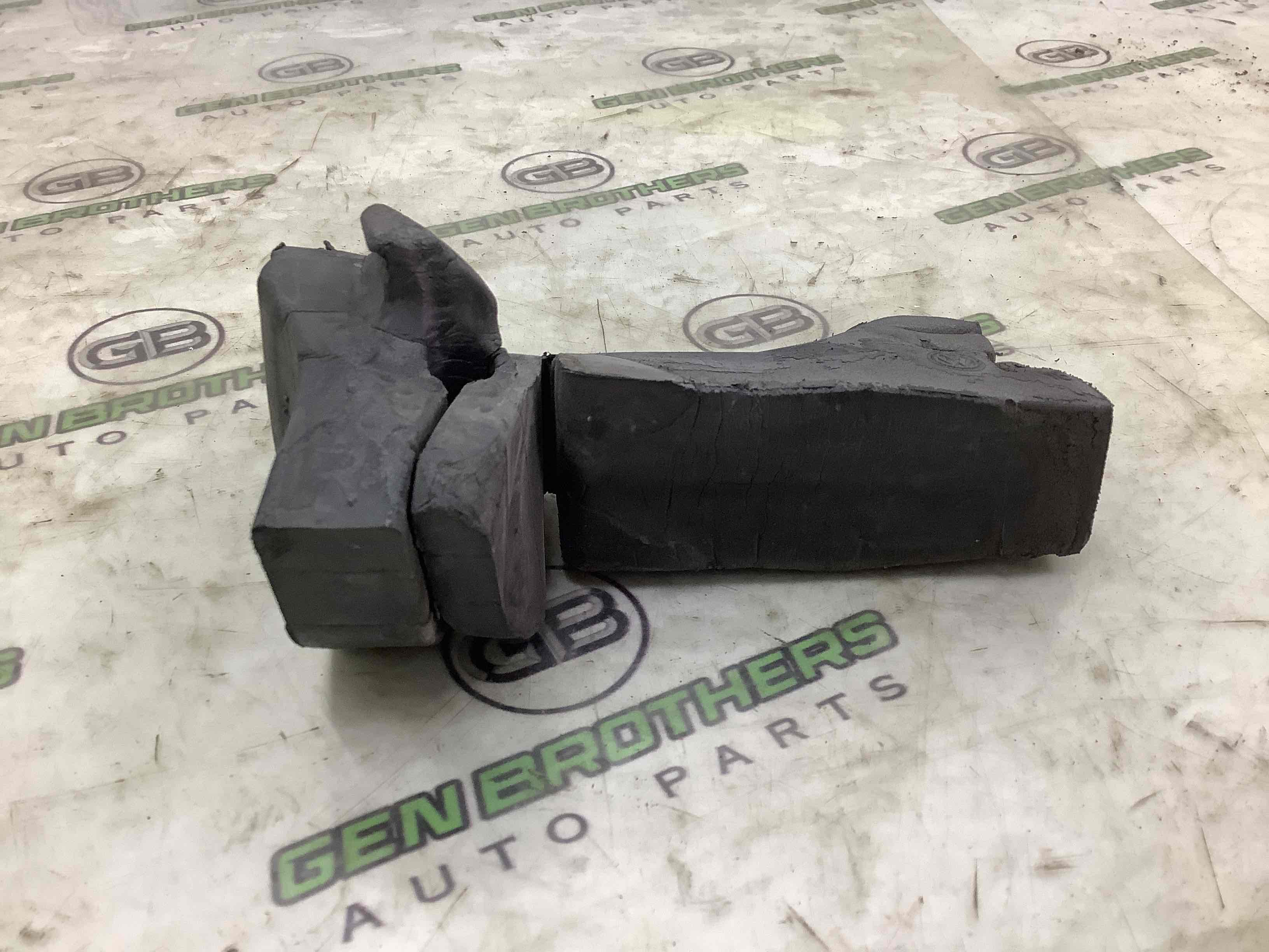 Ущільнювач капота, ізолятор, шуба