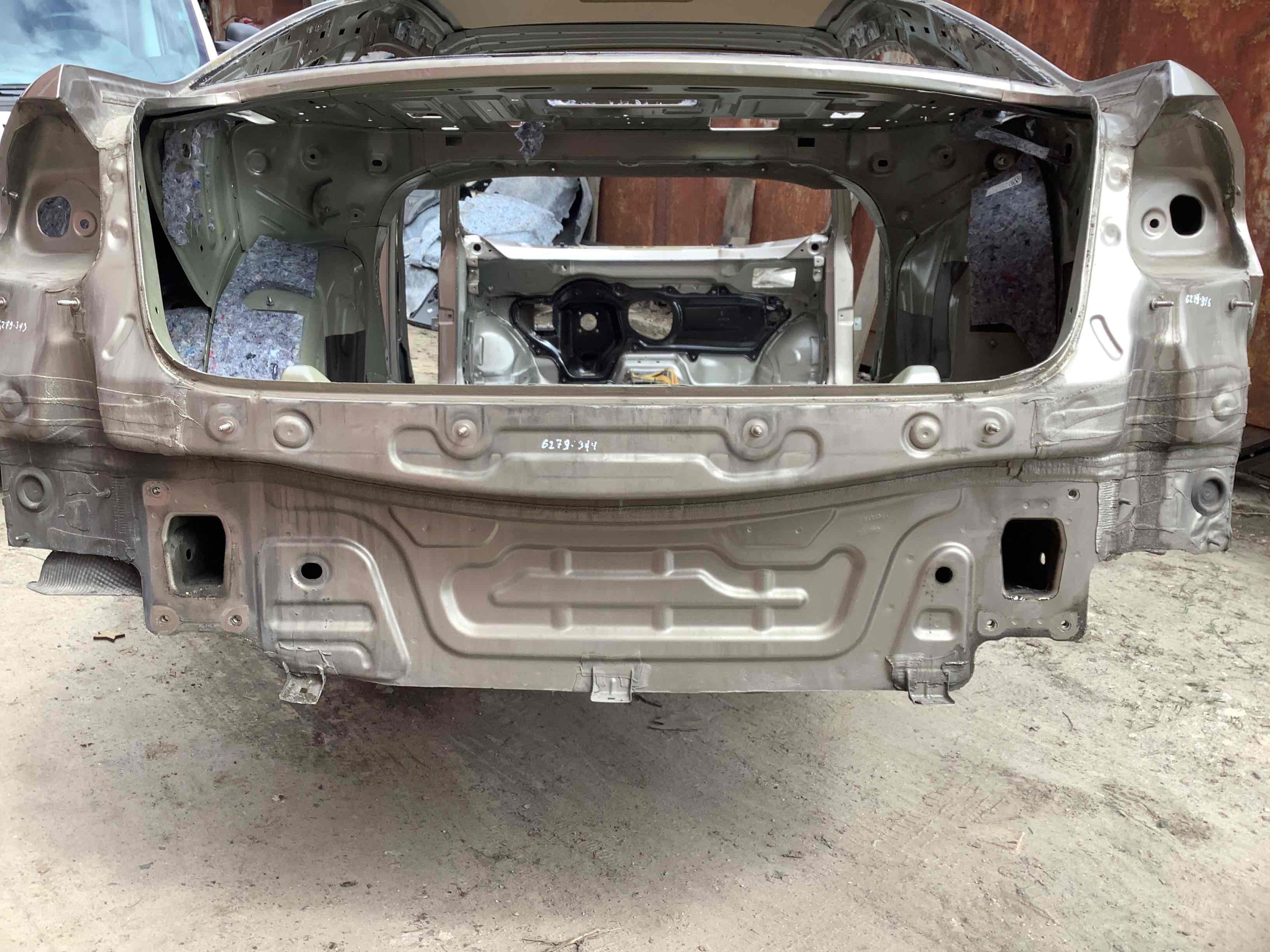 Задня панель