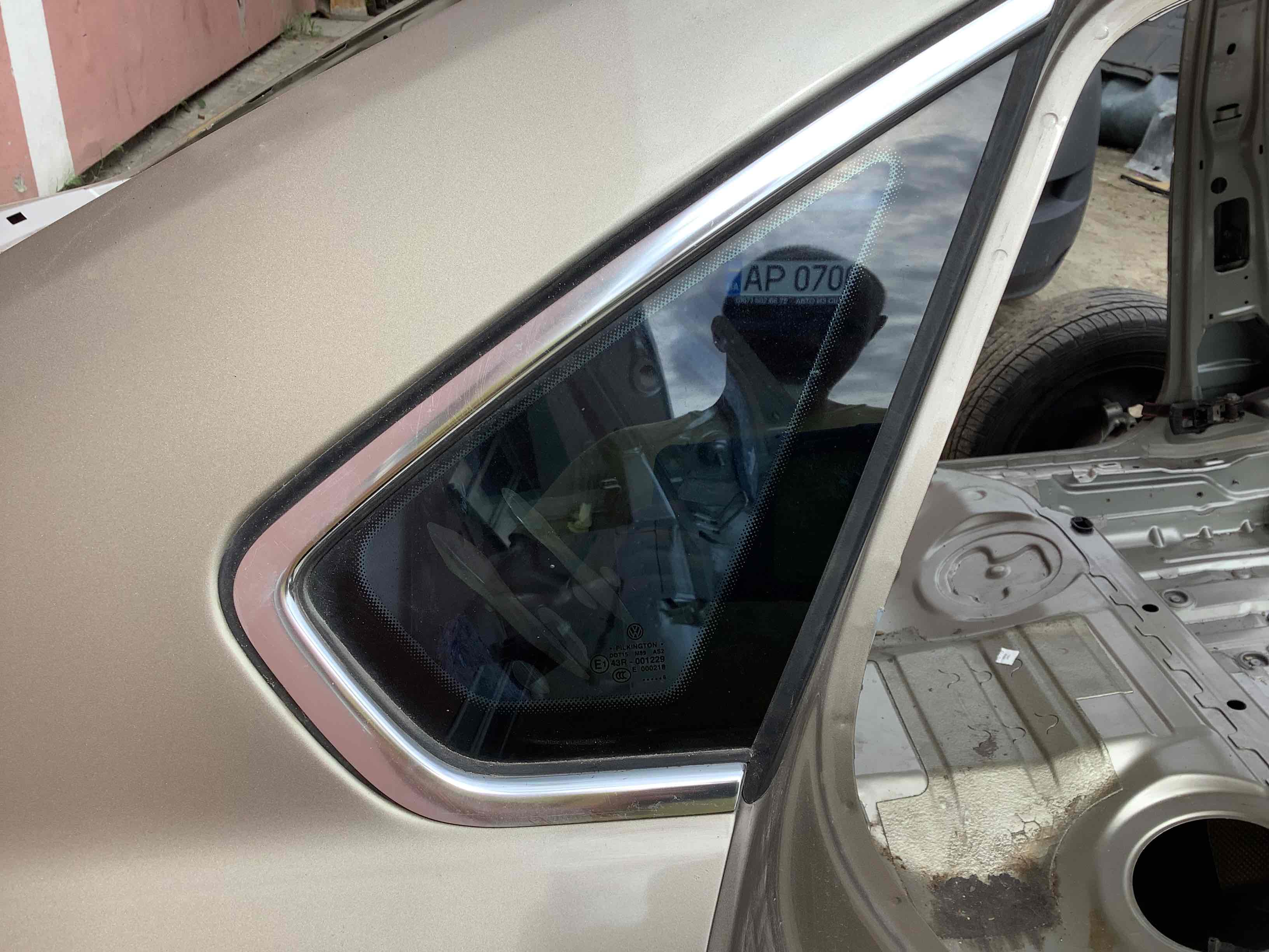 Скло кузова праве