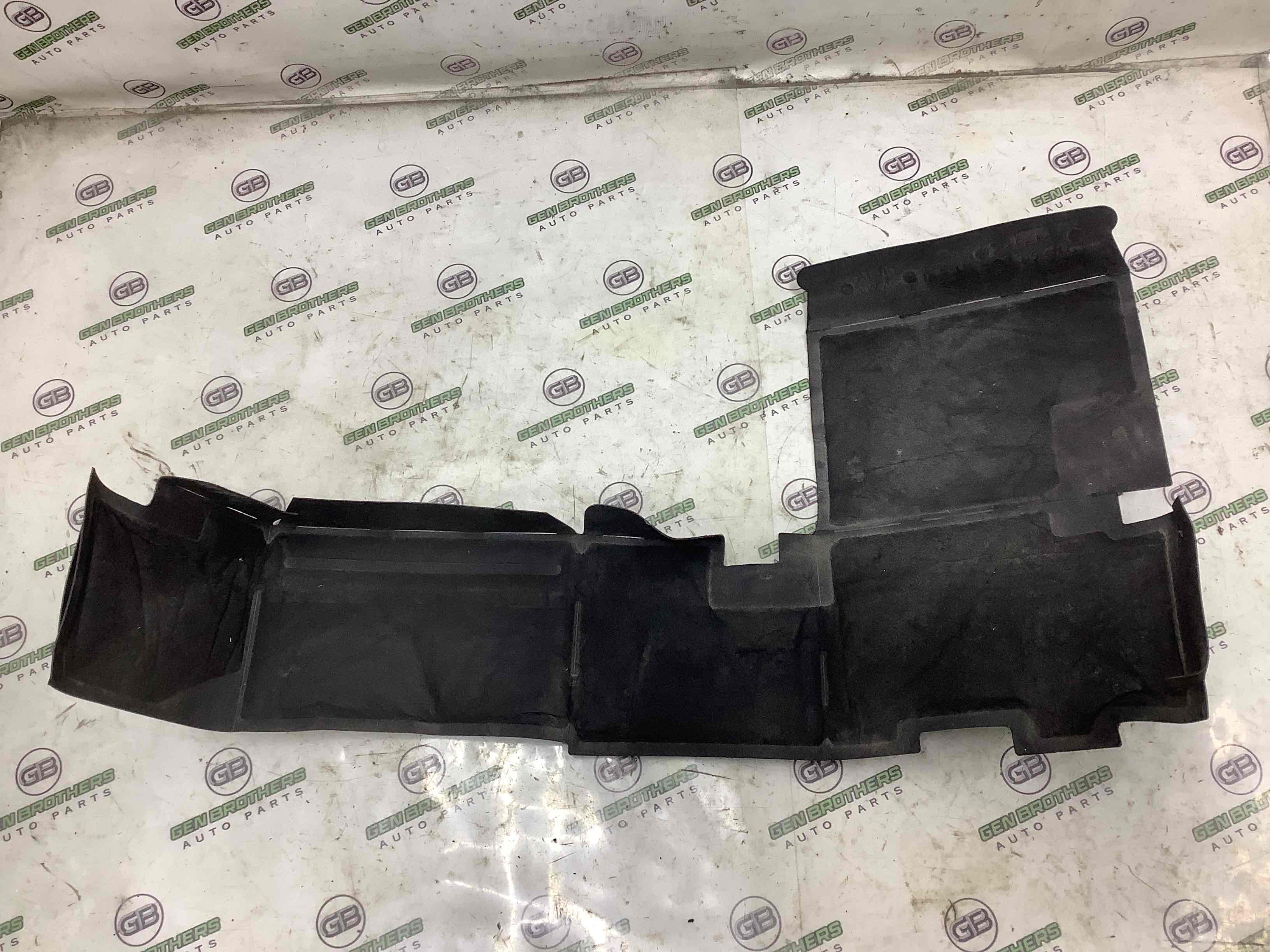 Полиця акумулятора, кришка, кріплення майданчик АКБ