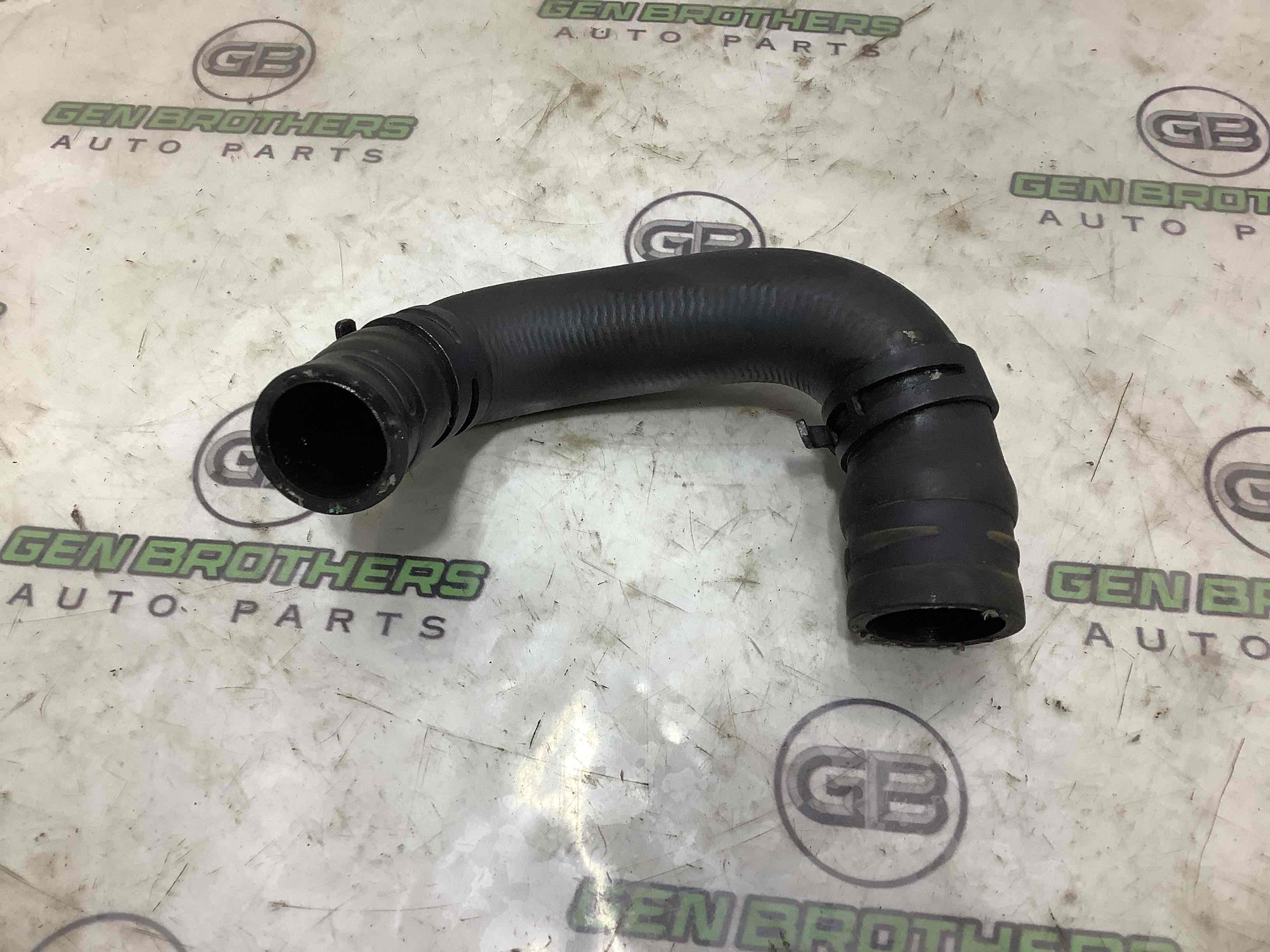 Патрубок трубопровід, шланг