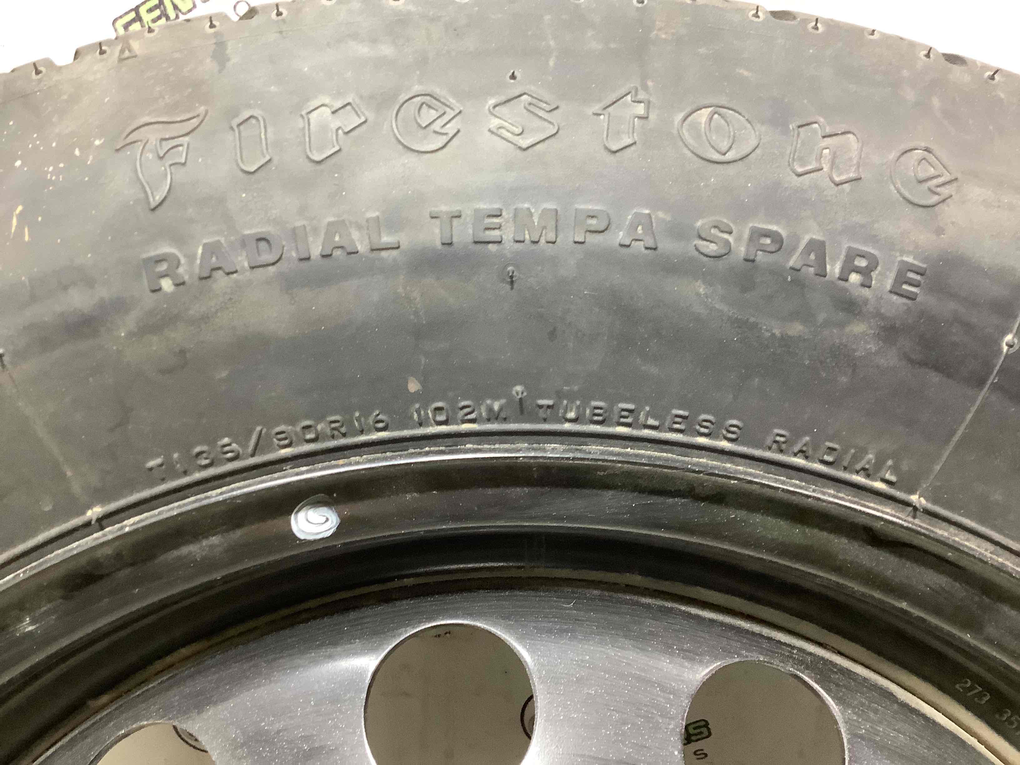 Колесо запасне, тримач, кронштейн, обшивка