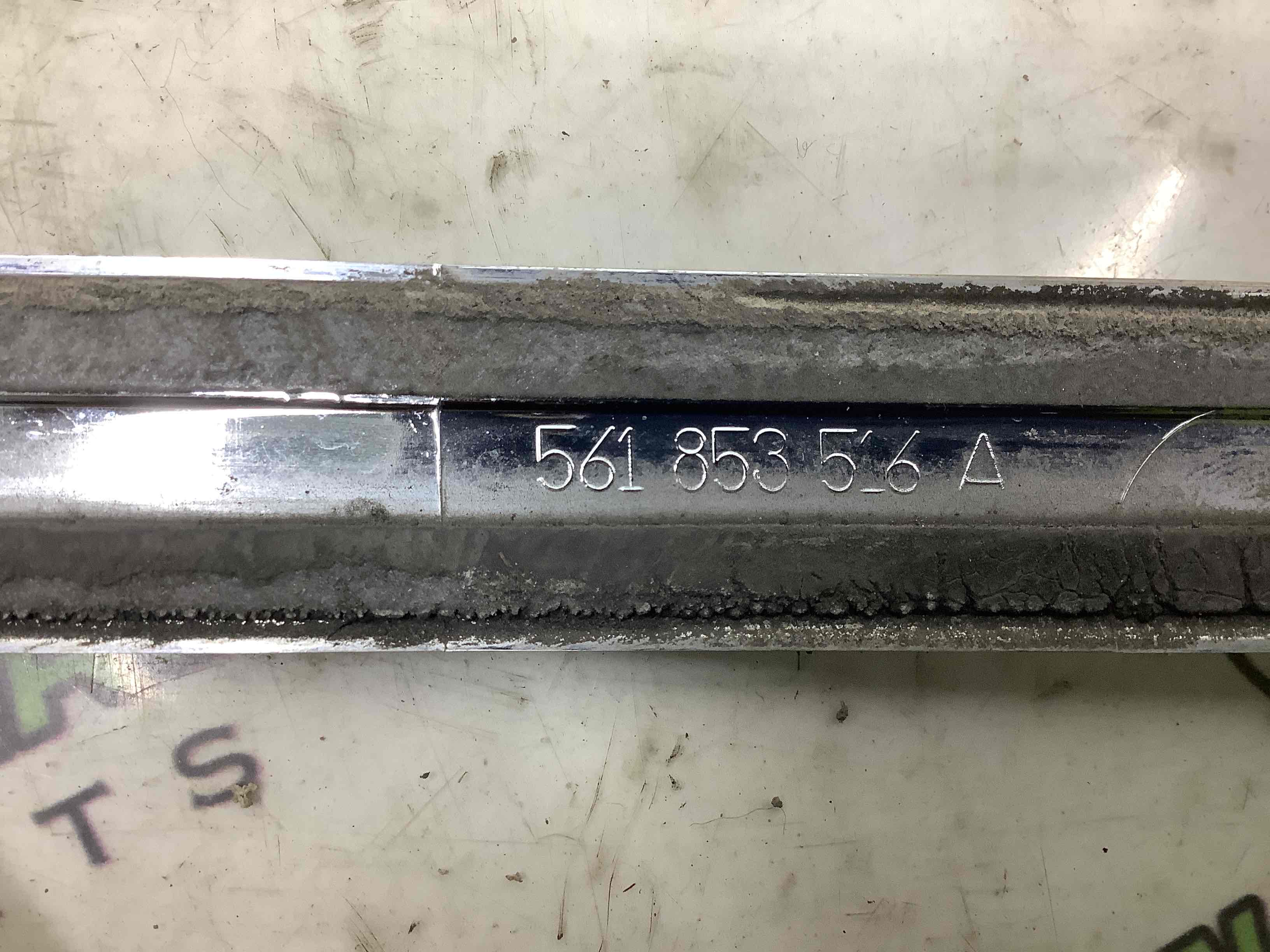 Молдинг двері передньої правої