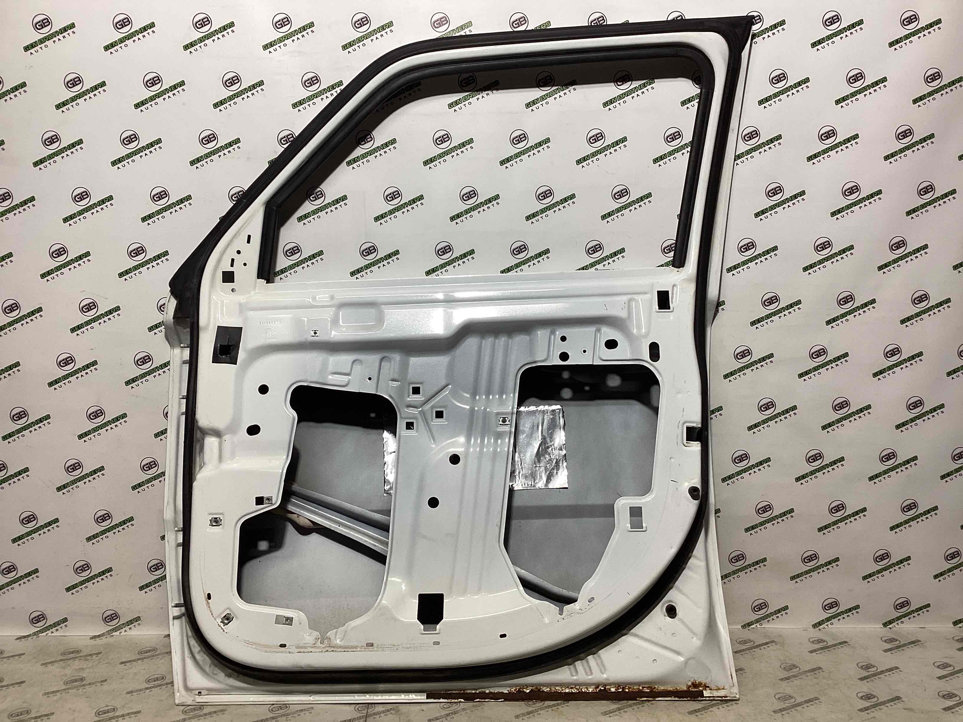 Двері передні права