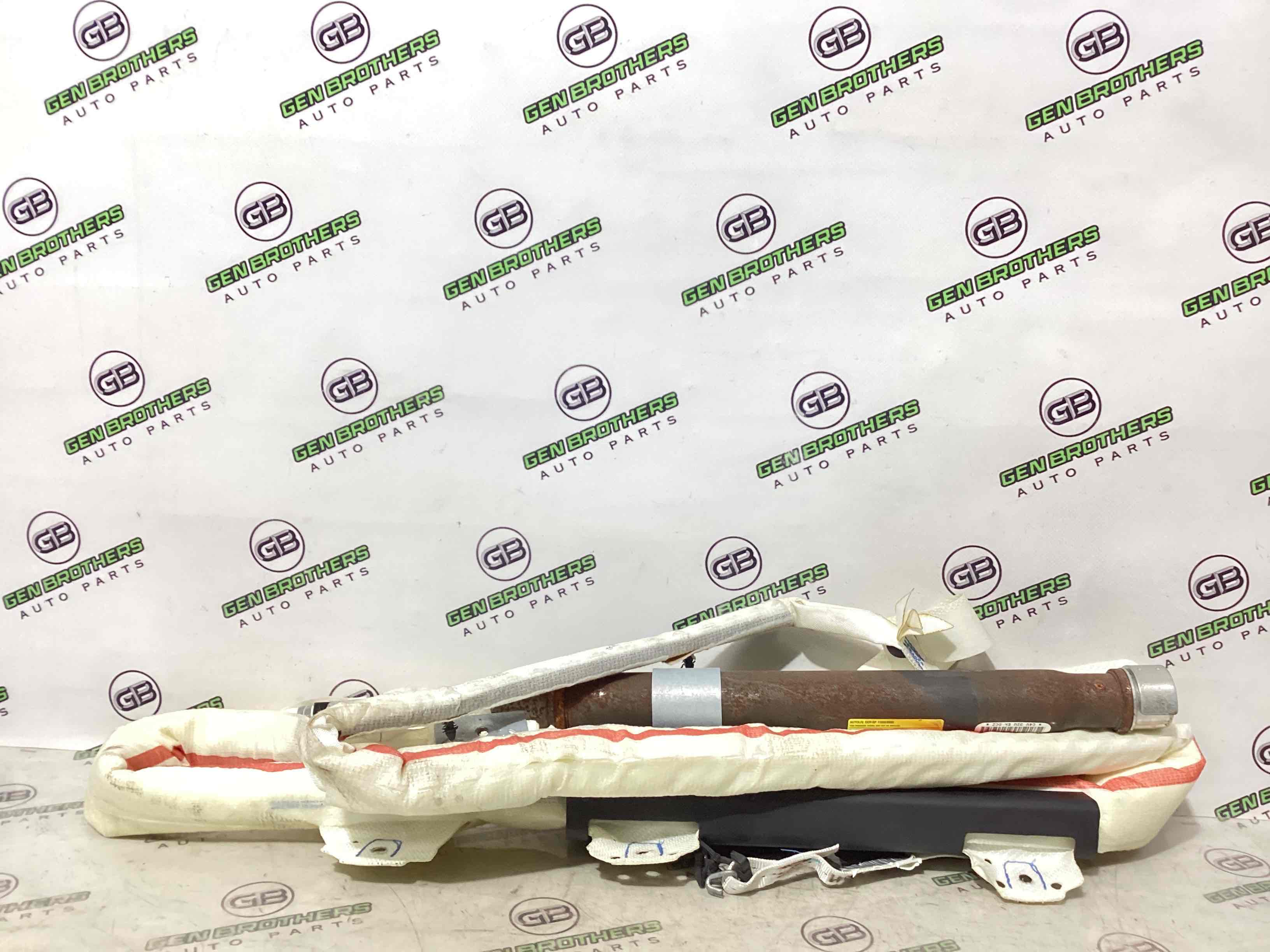 Подушка безпеки збоку шторка