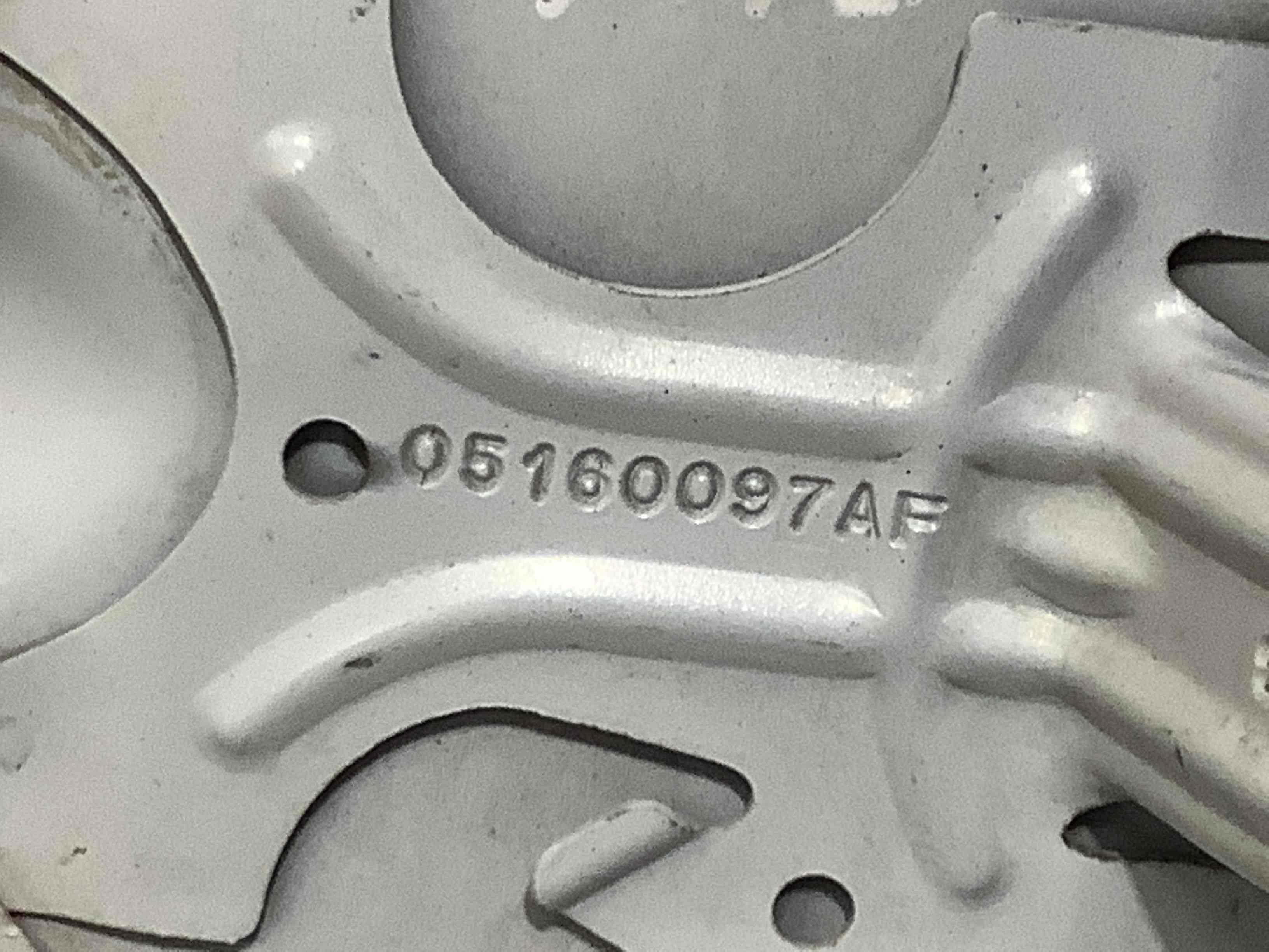 Лючок бензобака