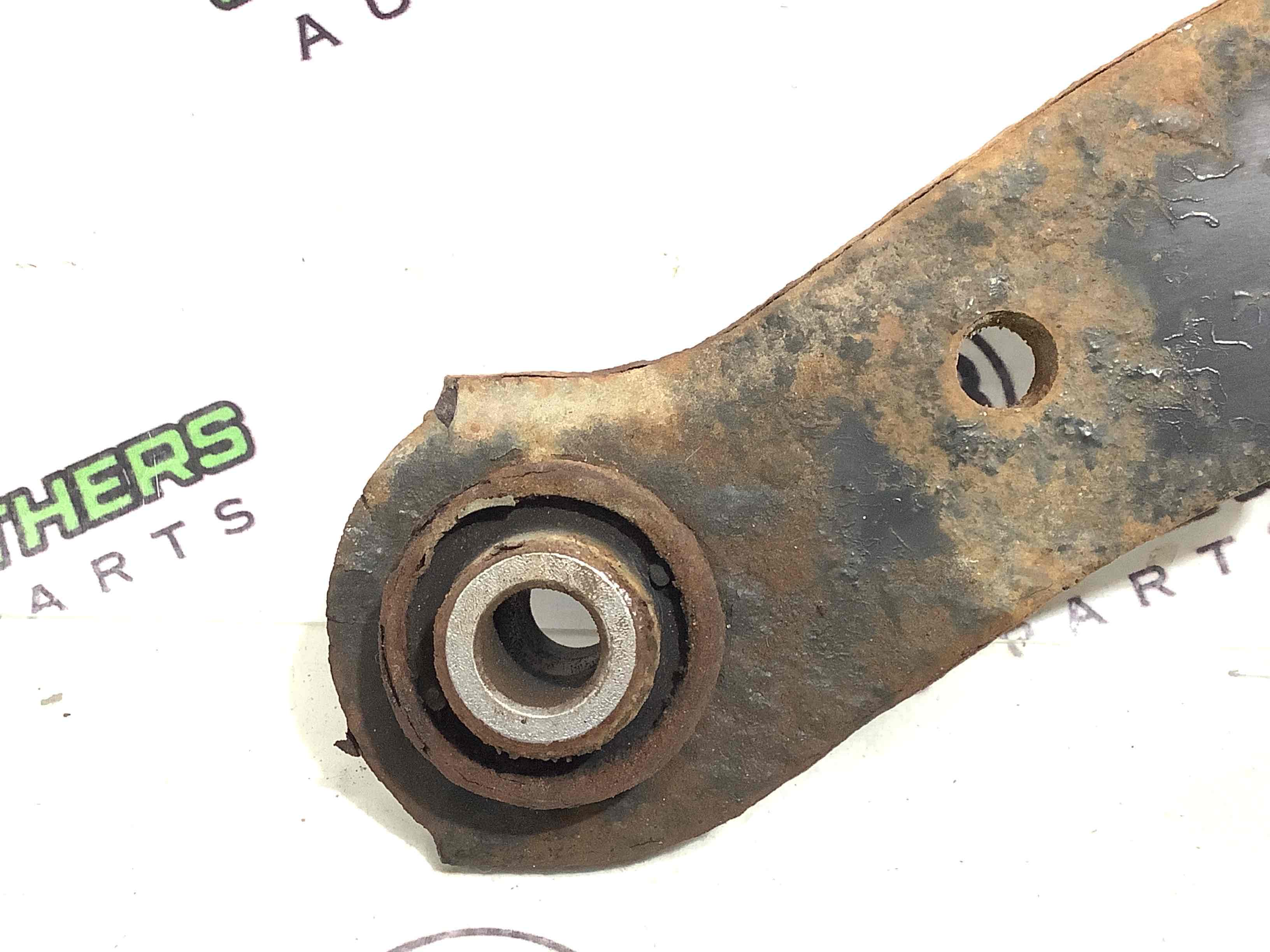 Важіль задній лівий