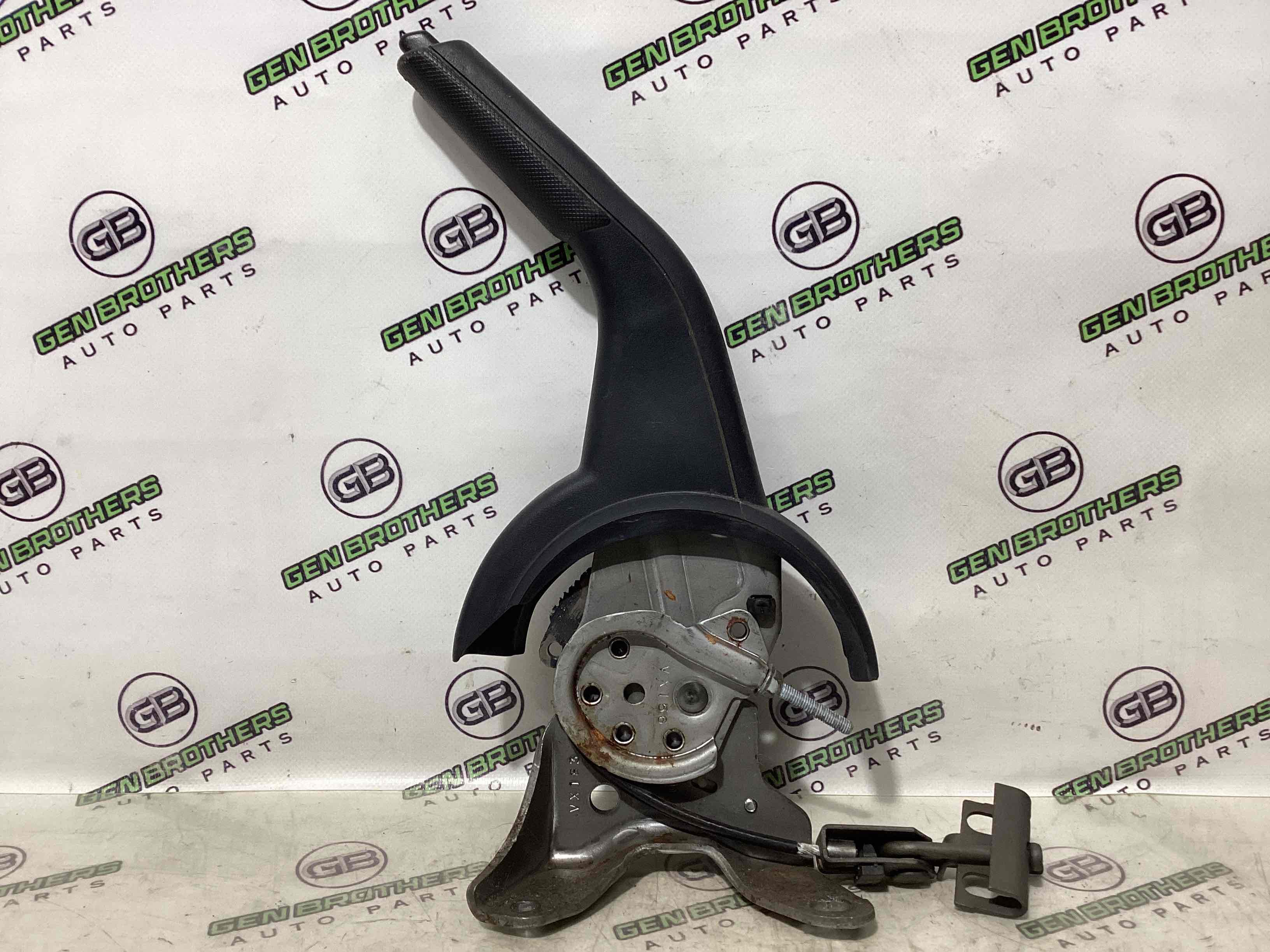 Важель ручного гальма