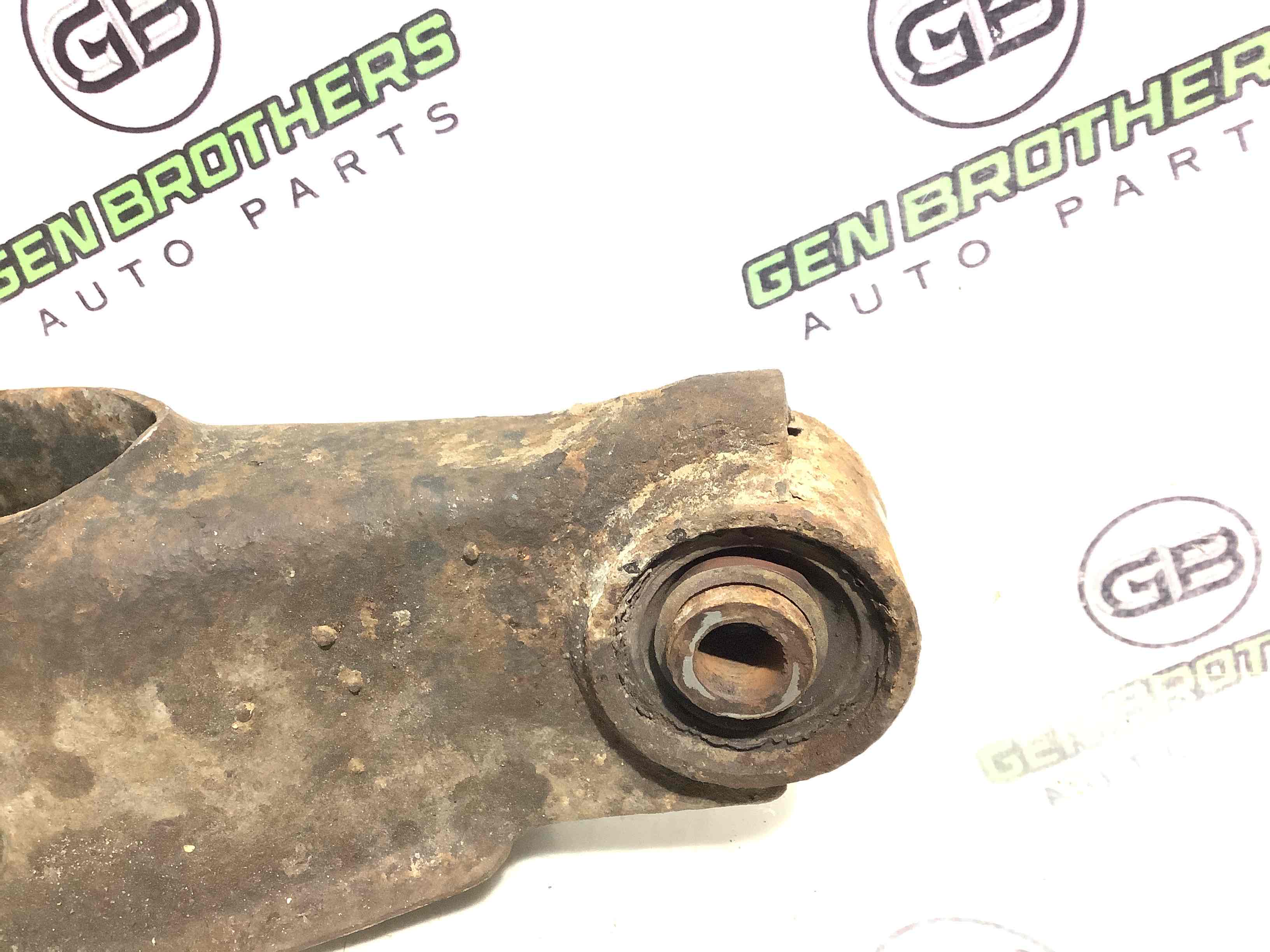 Важіль задній лівий