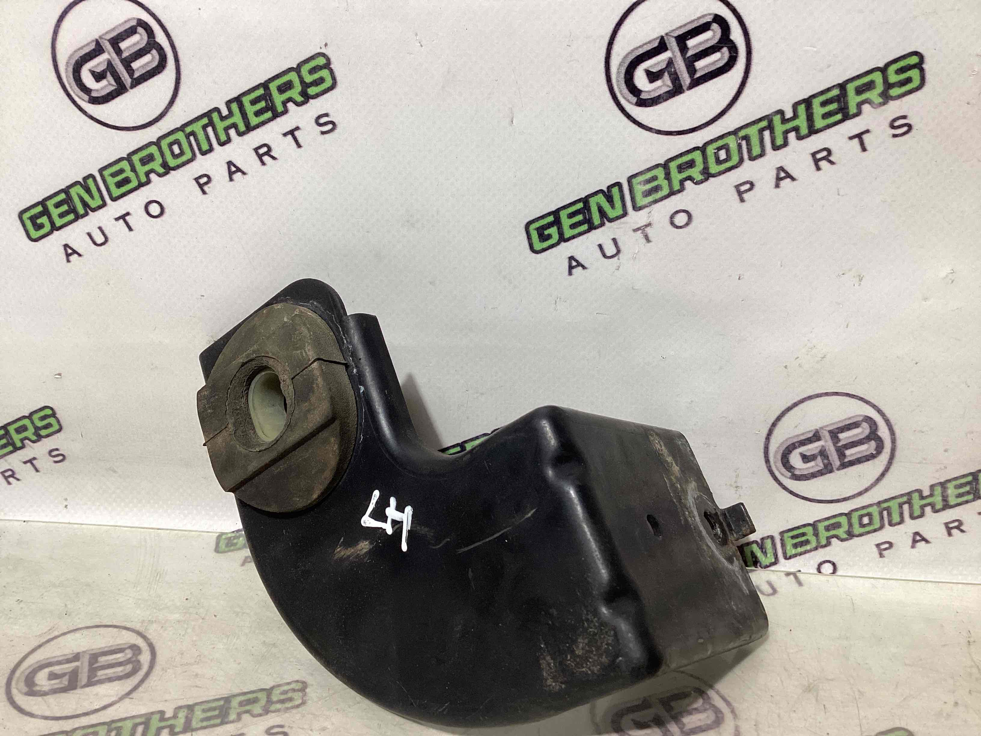 Опора радіатора, кріплення, кронштейн, ущільнювач радіатора