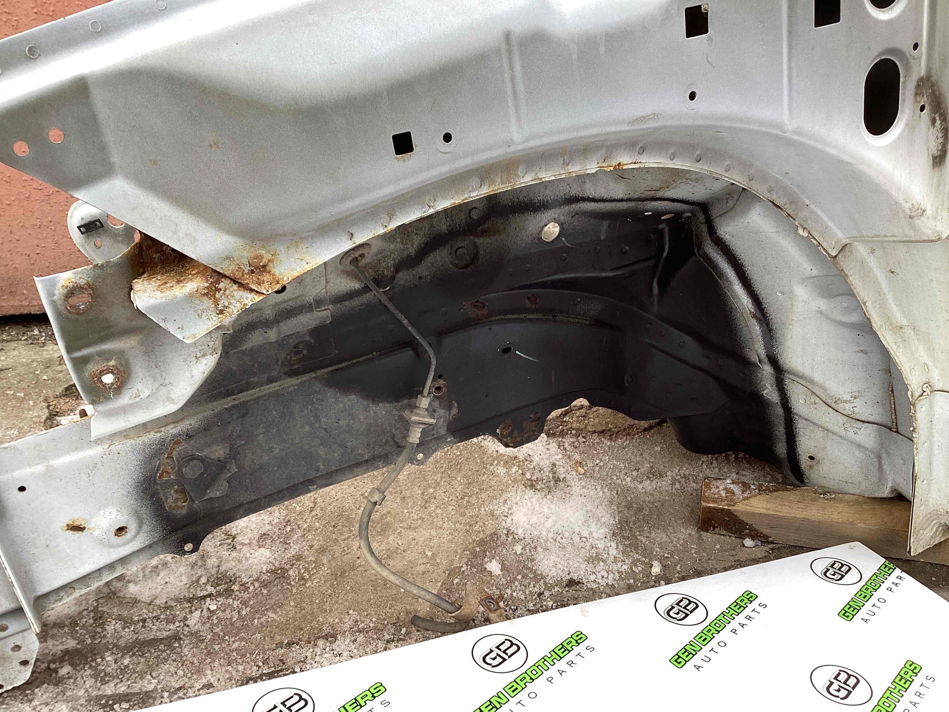 Чверть передня ліва