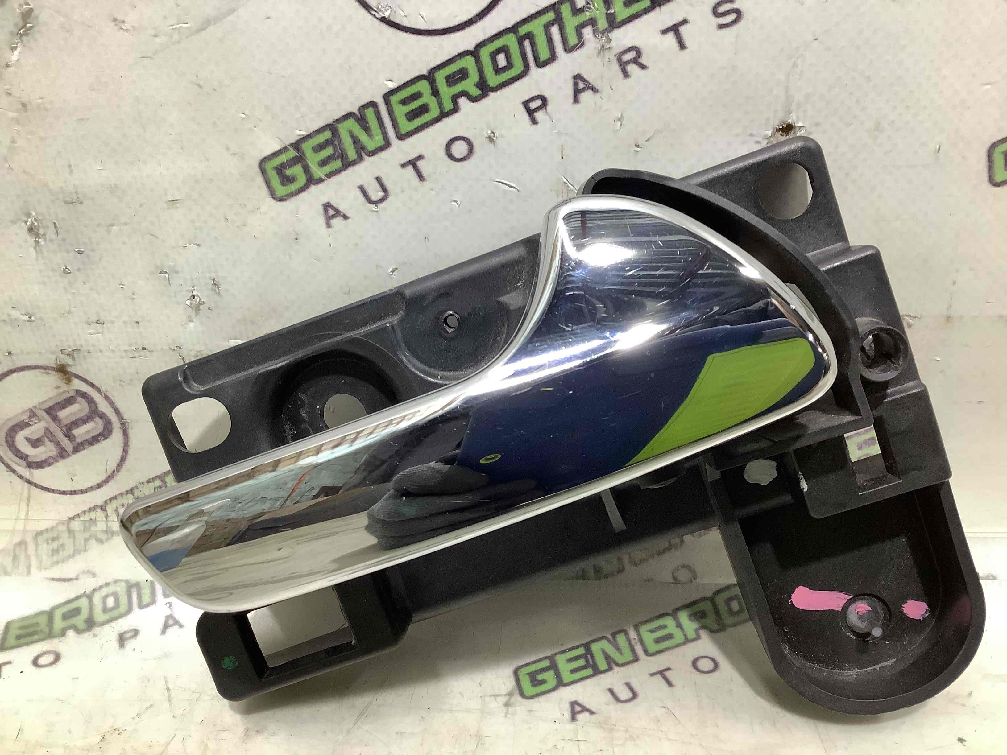 Ручка дверей салона внутренняя, поручень