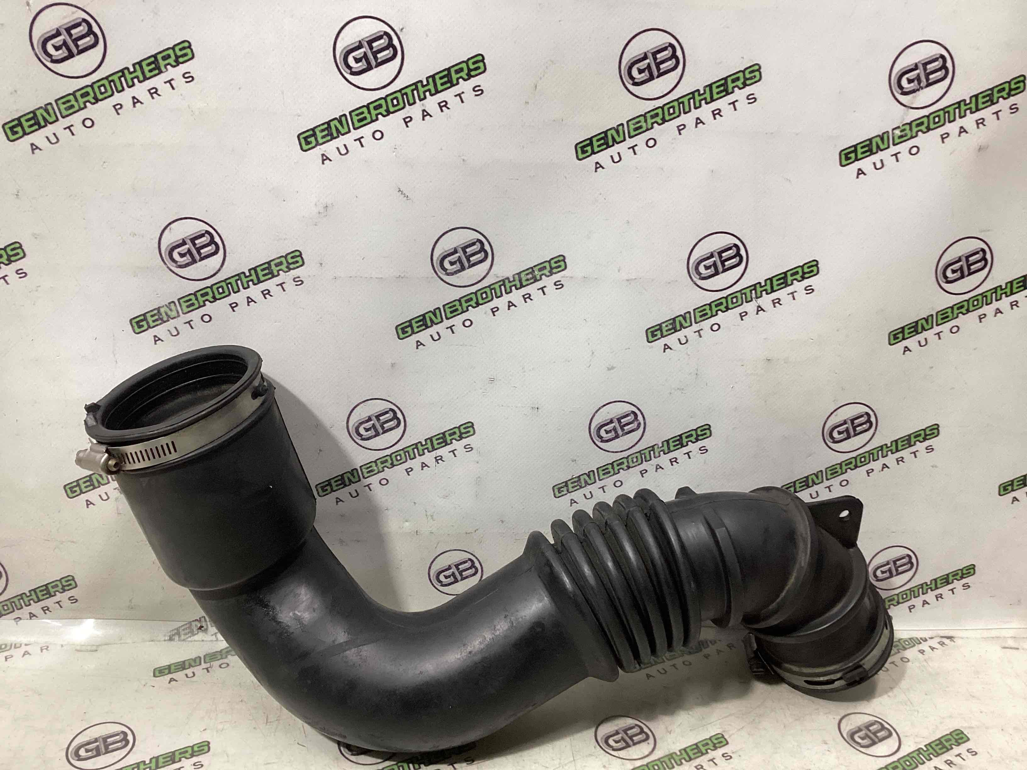 Патрубок воздушного фильтра