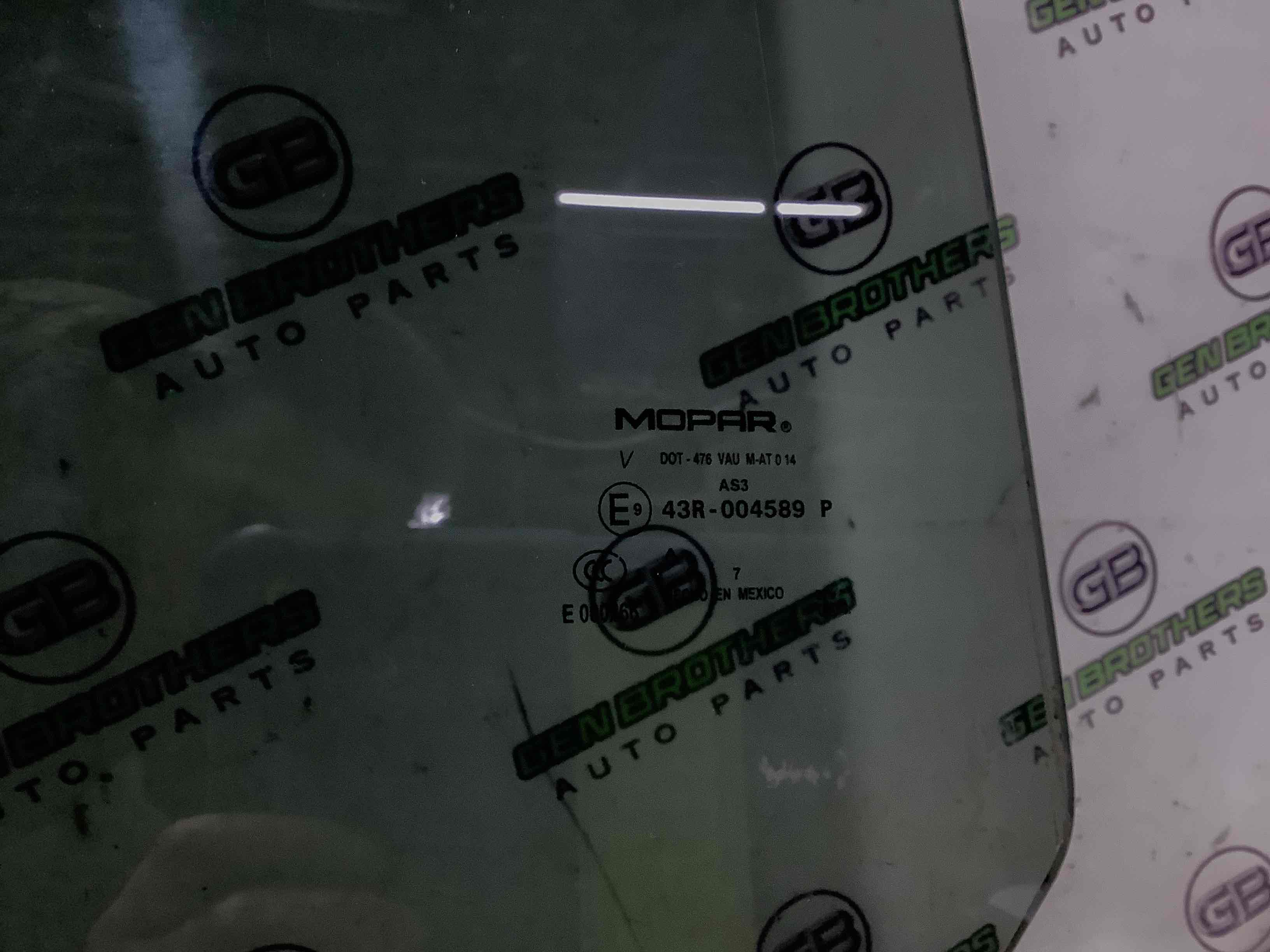 Стекло заднее правое