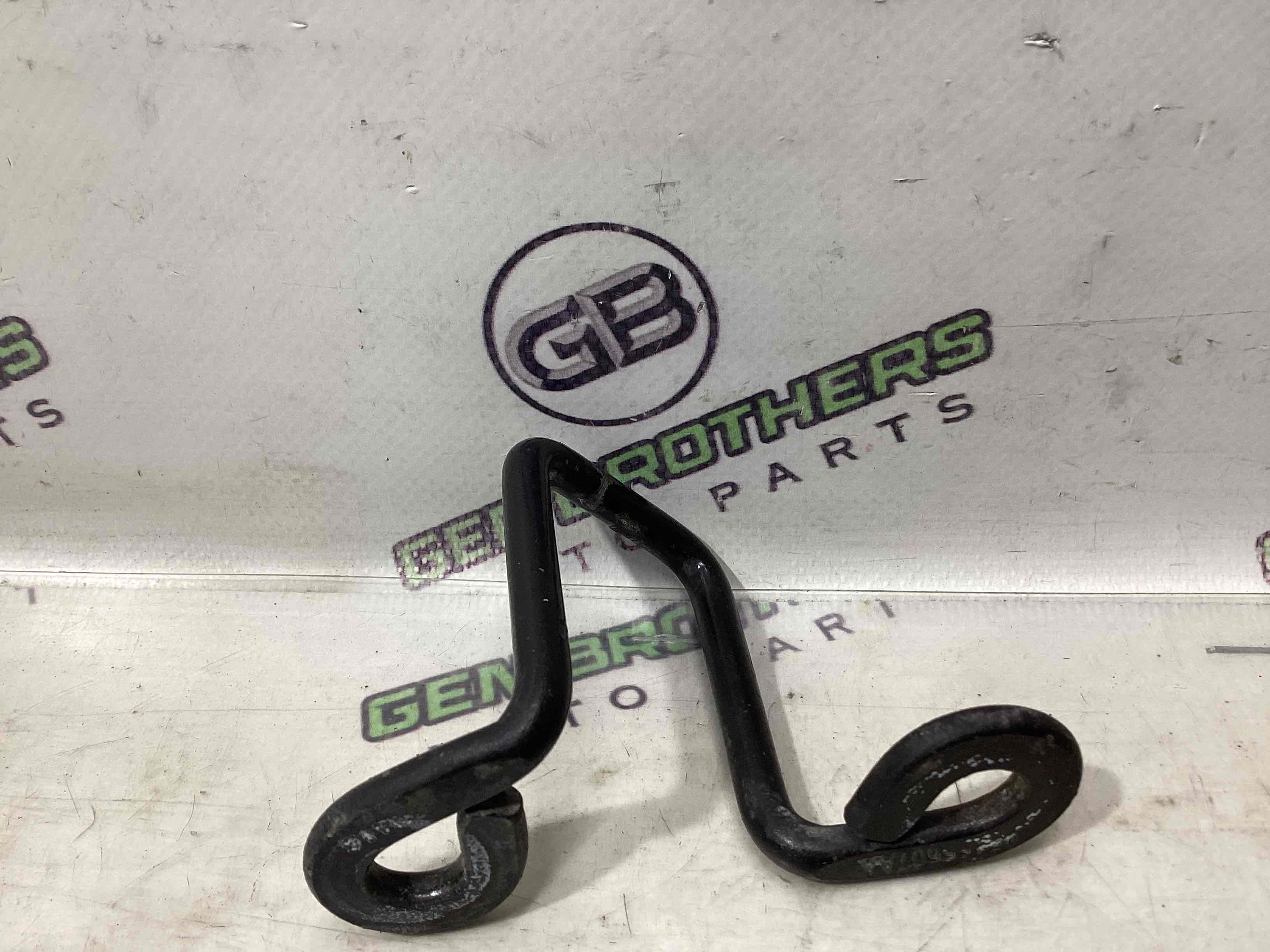 Петля капота, кронштейн капота