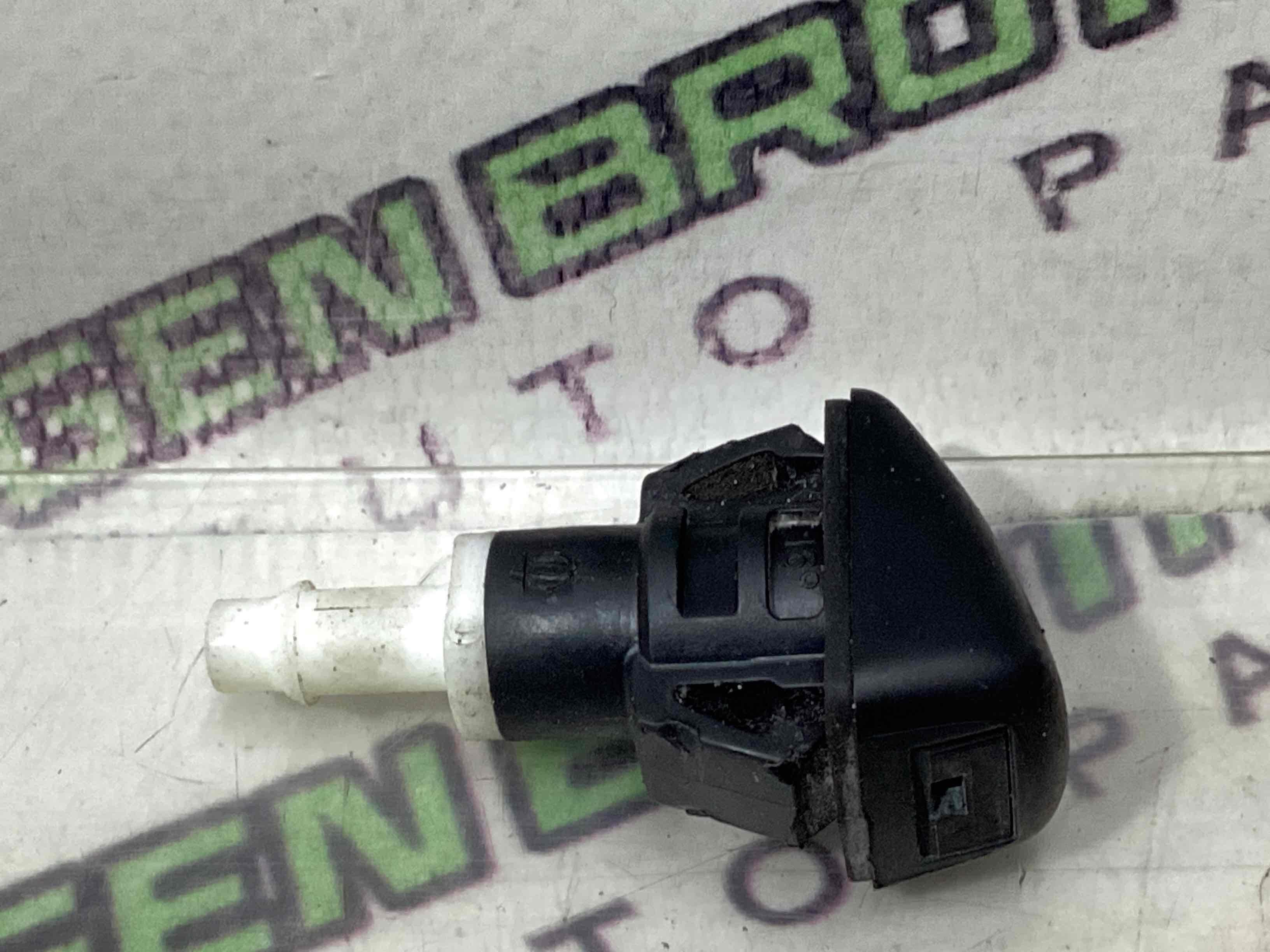 Форсунка омывателя, насос омывателя, шланг омывателя