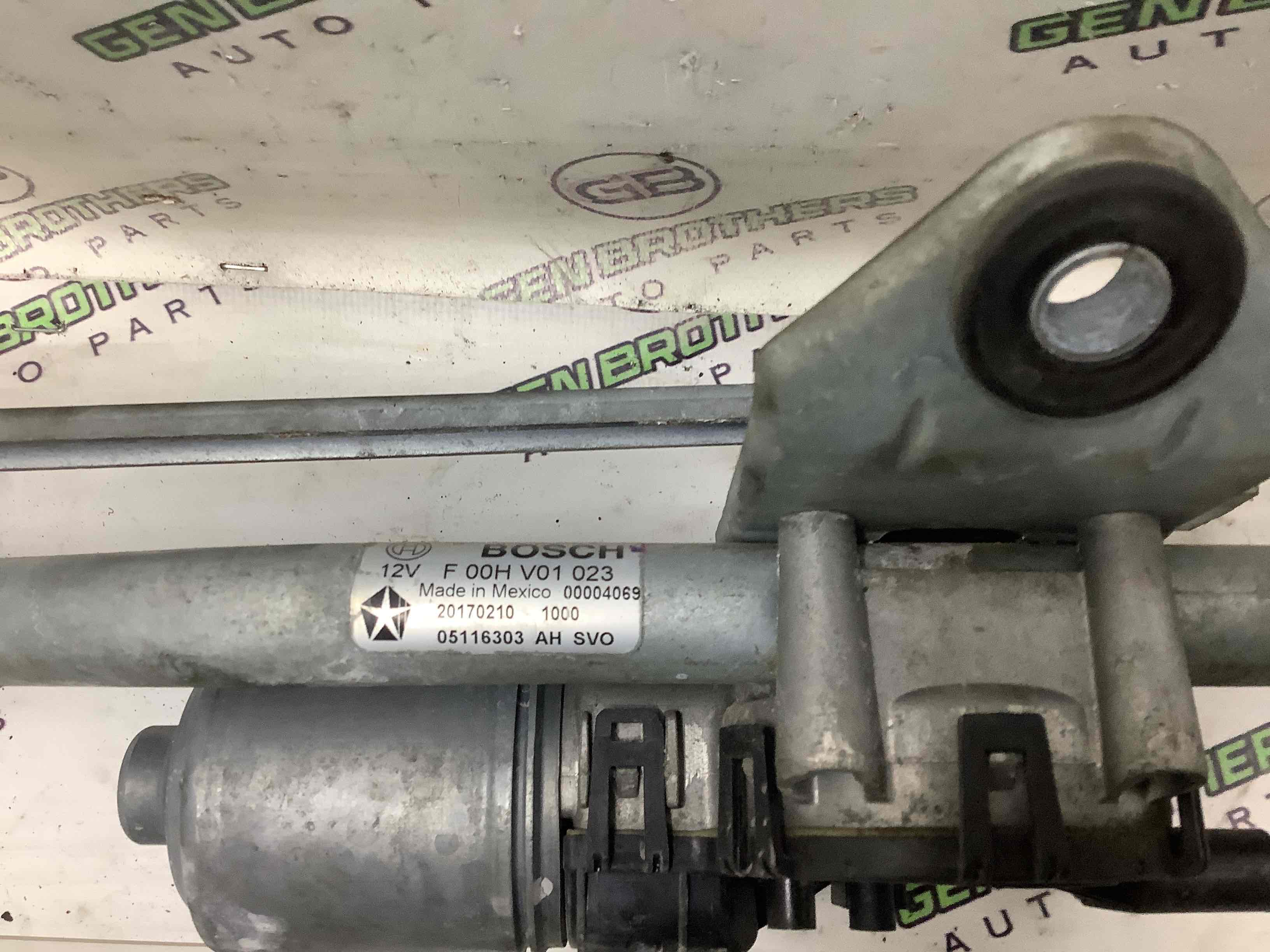 Механизм стеклоочистителя, трапеция дворников