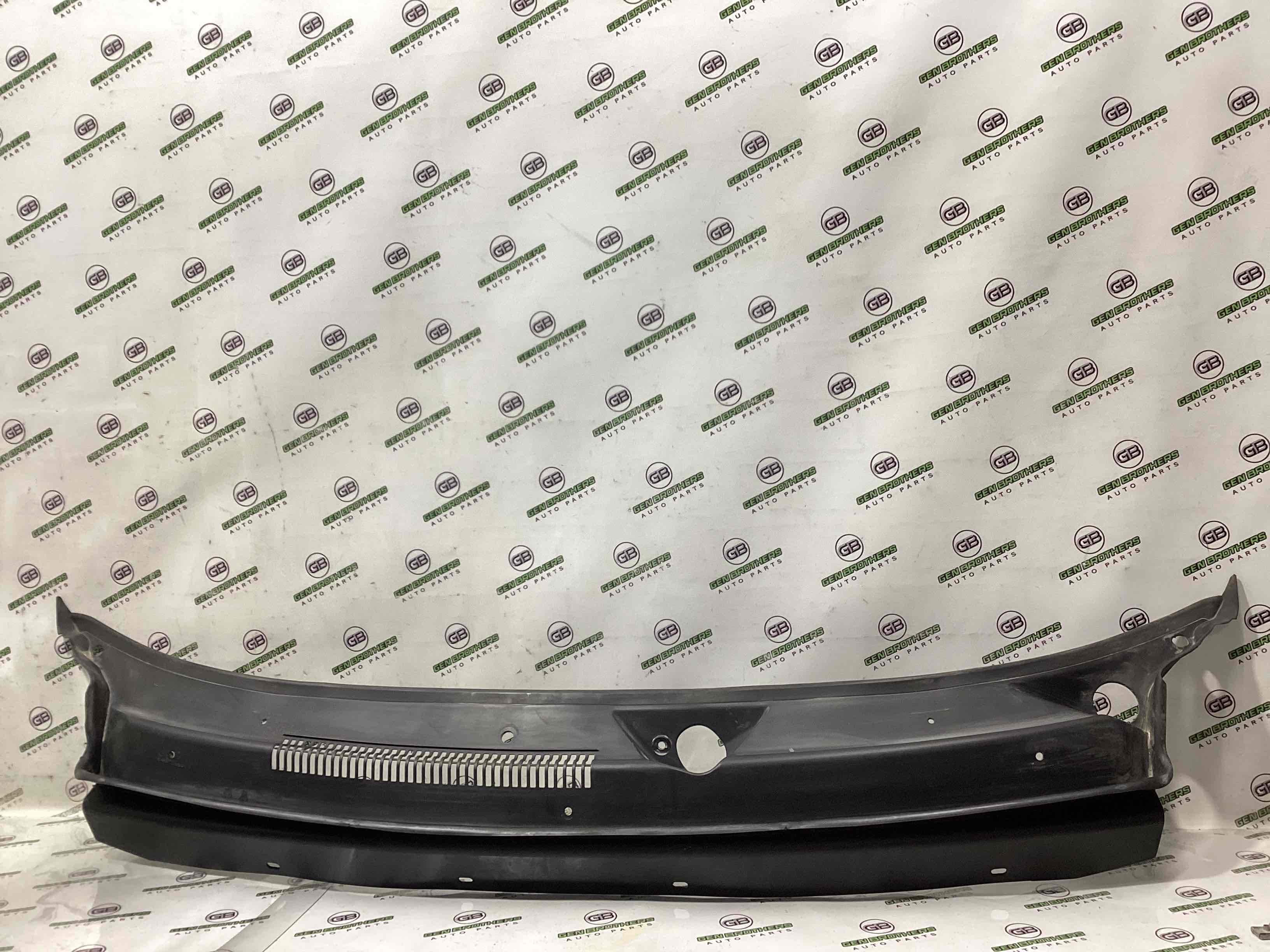 Решетка дворников пластик