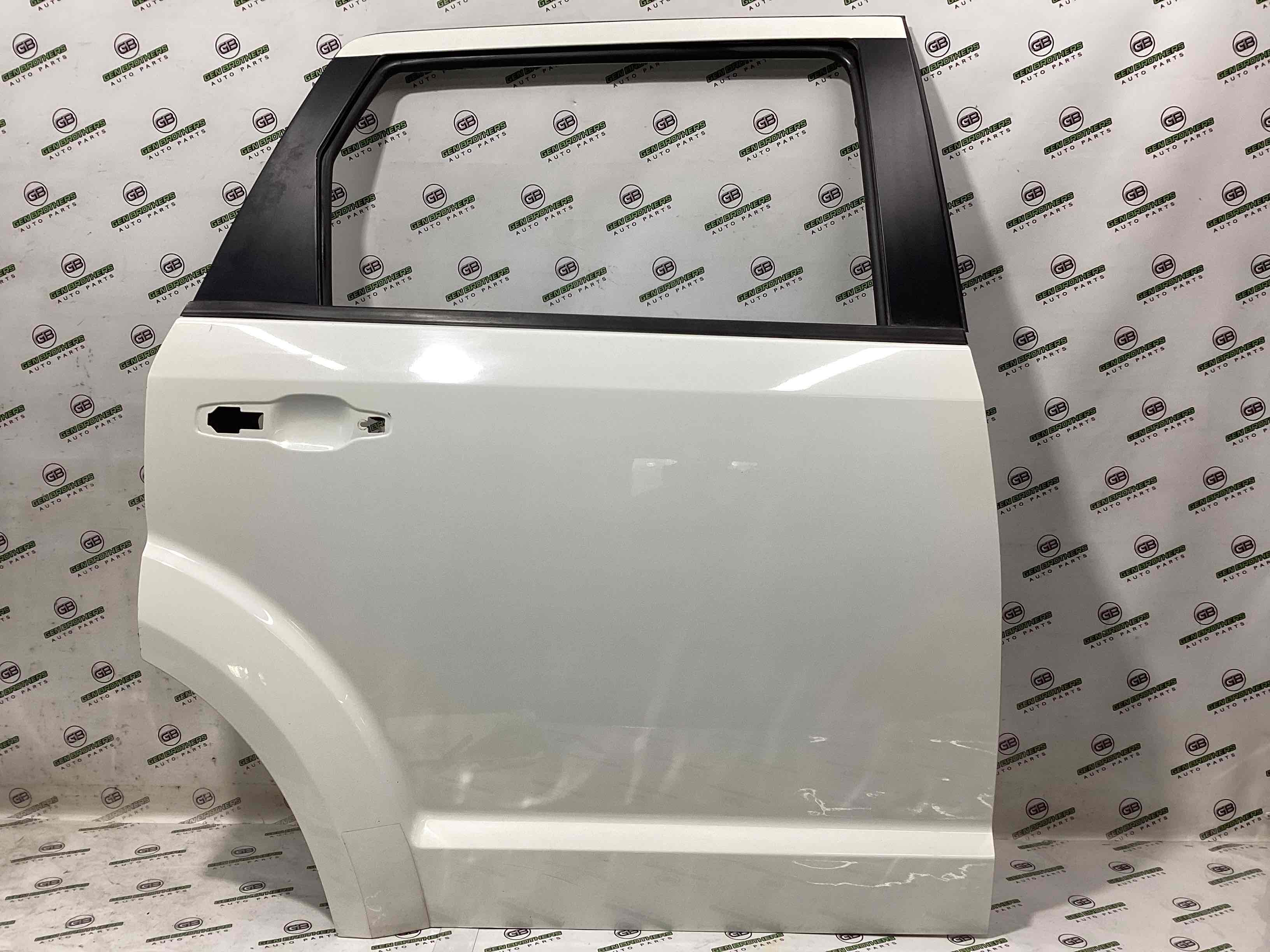 Дверь задняя правая