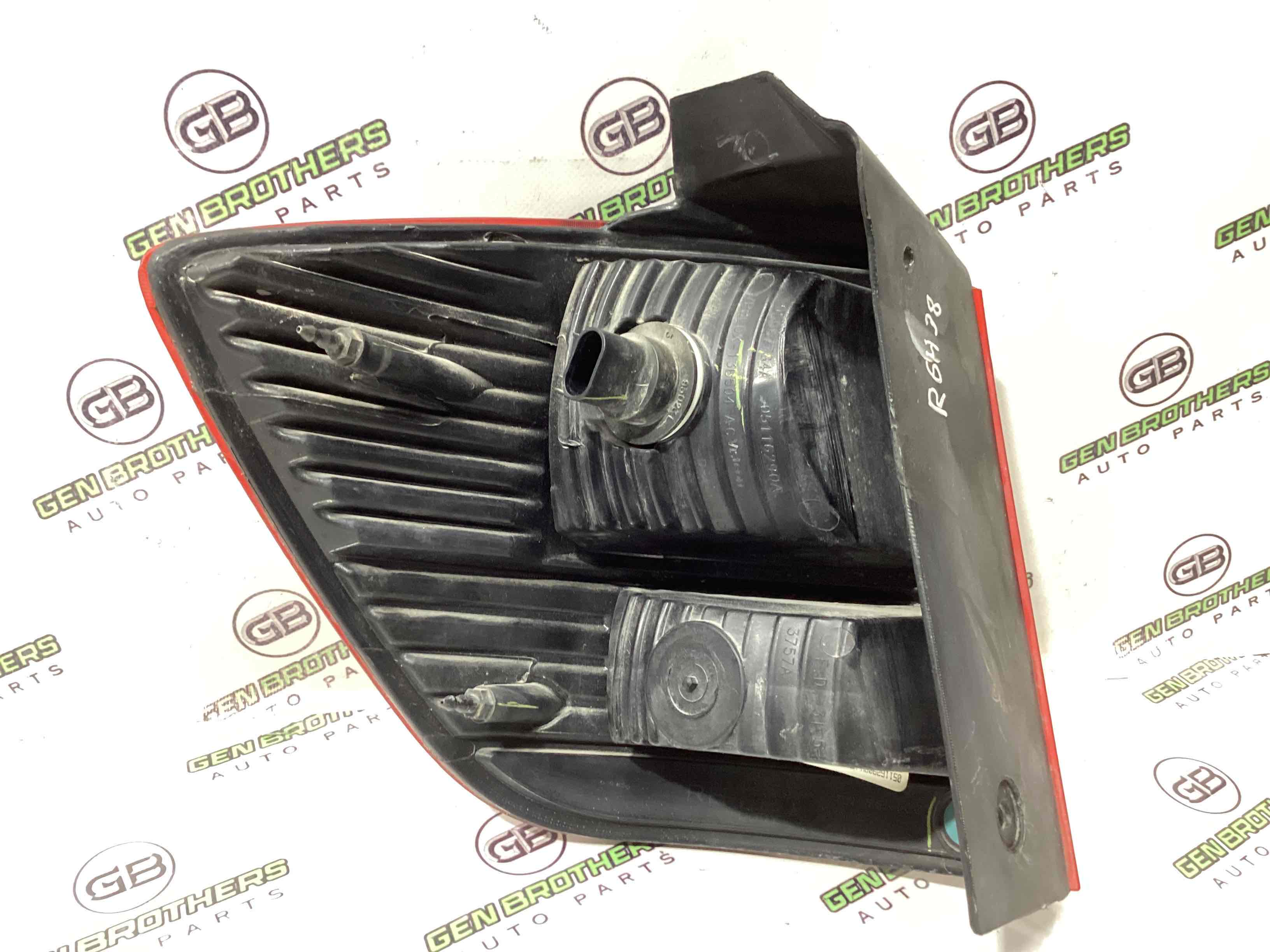 Фонарь задний правый