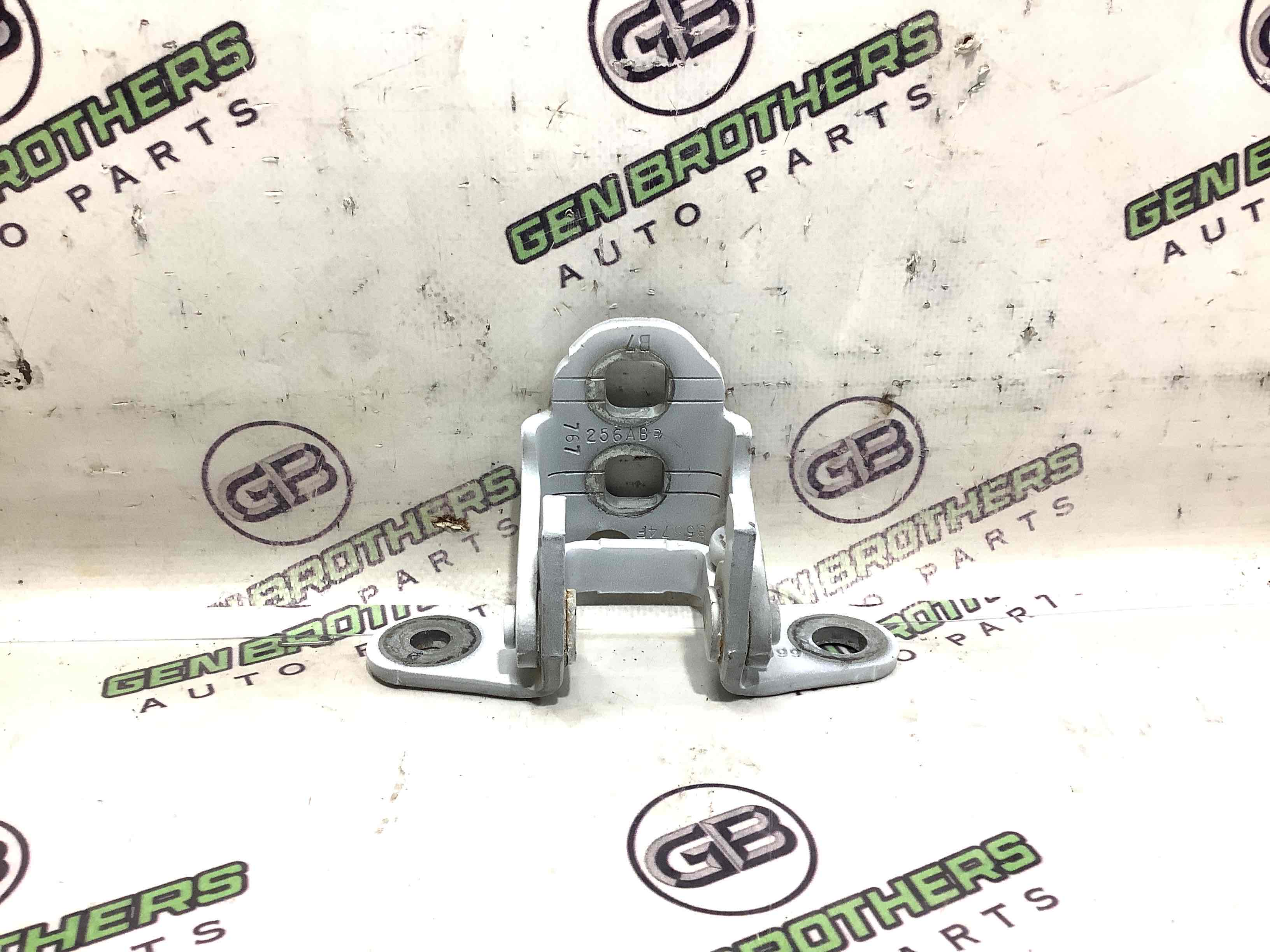 Петля двери, замок двери