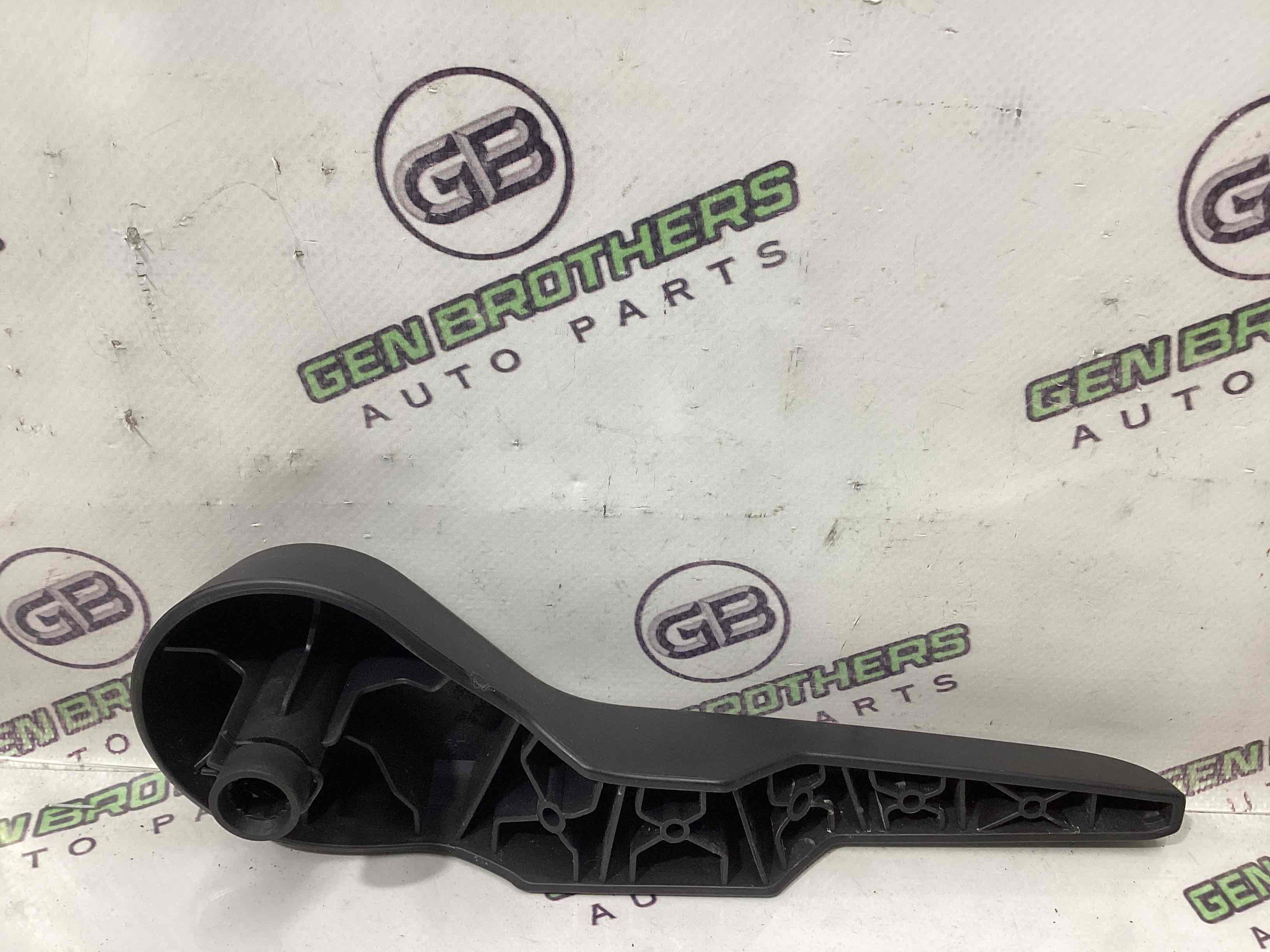 Пластиковые элементы салона