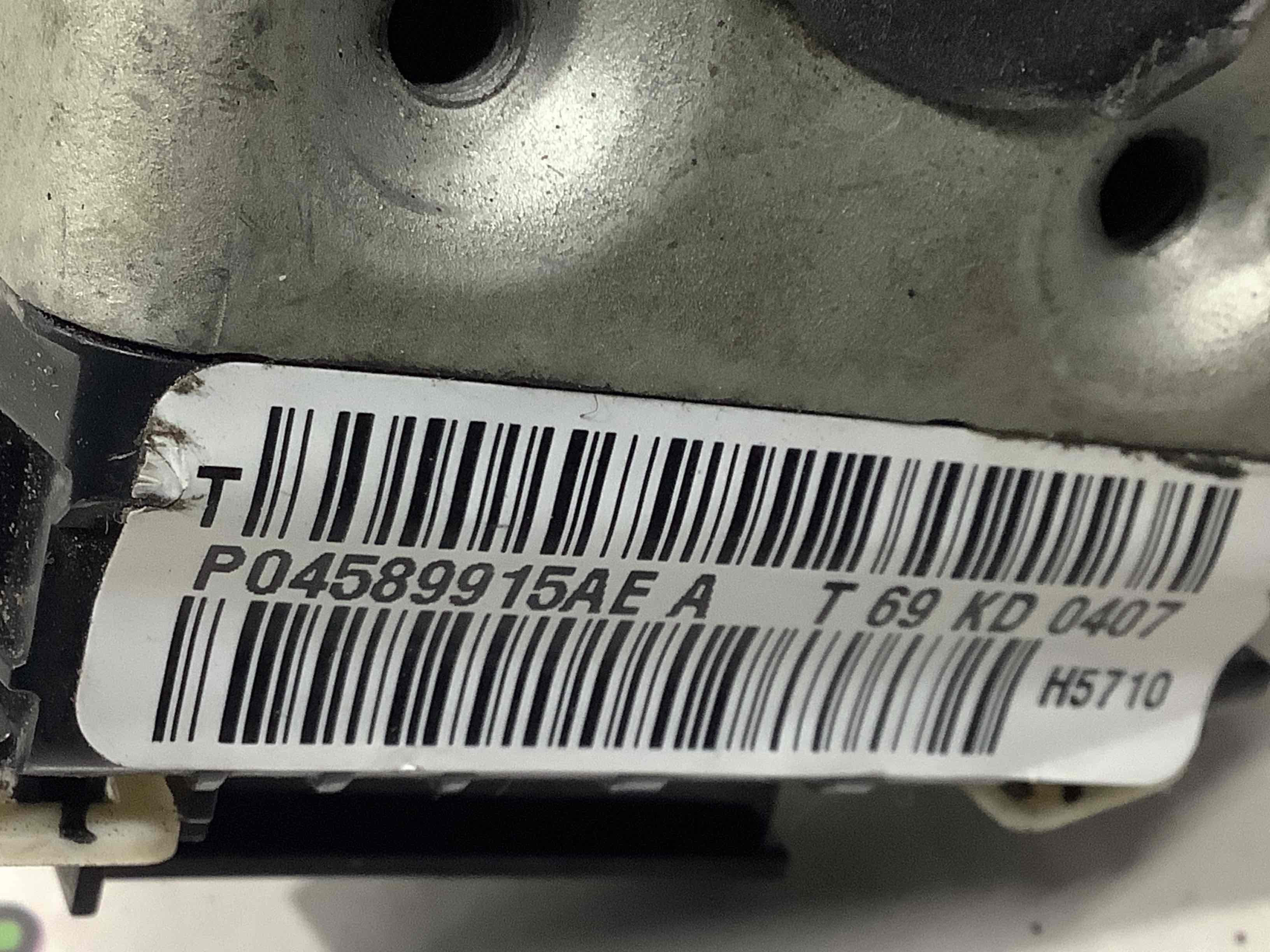 Замок двери задней левой