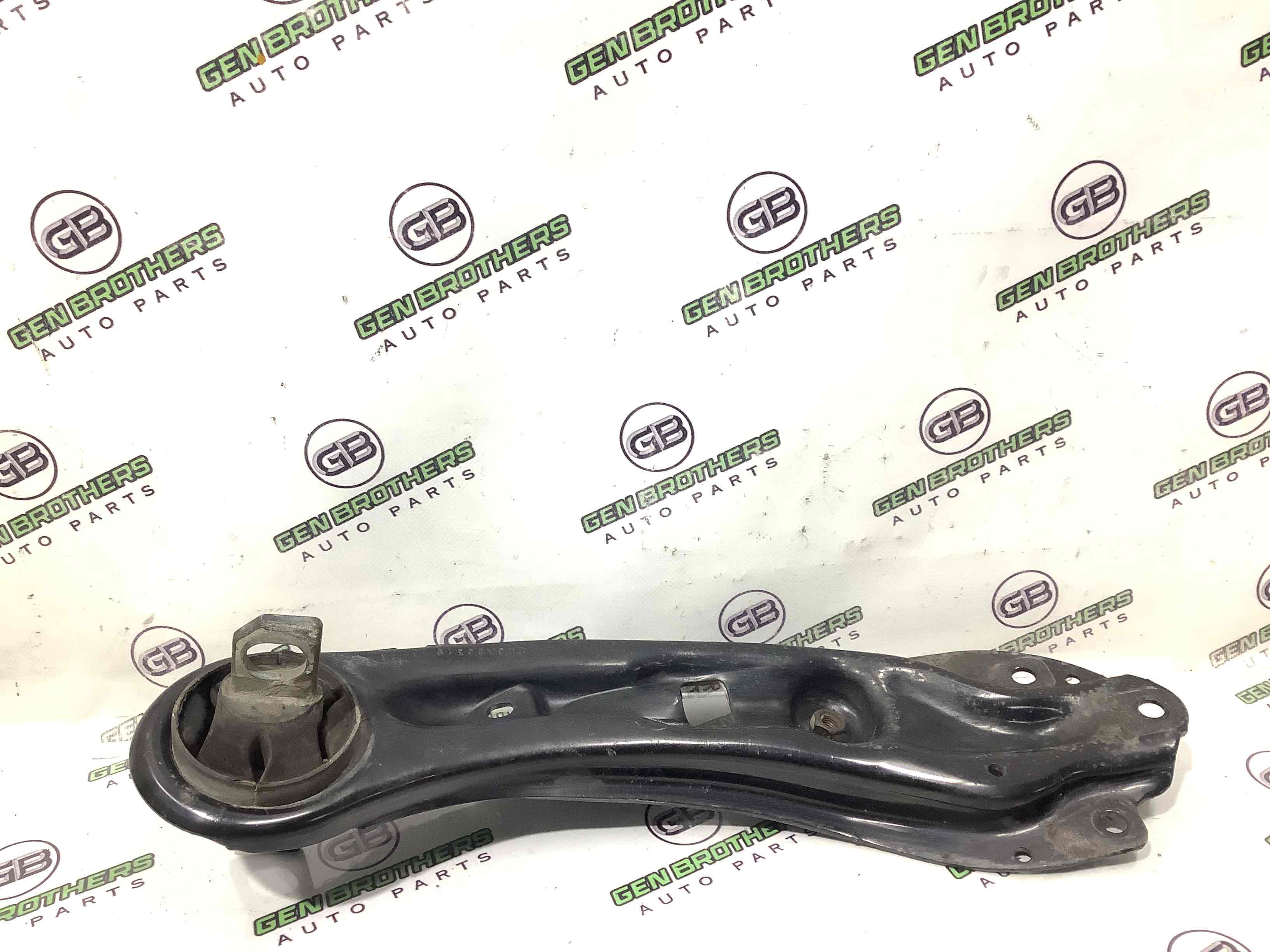 Рычаг задний правый