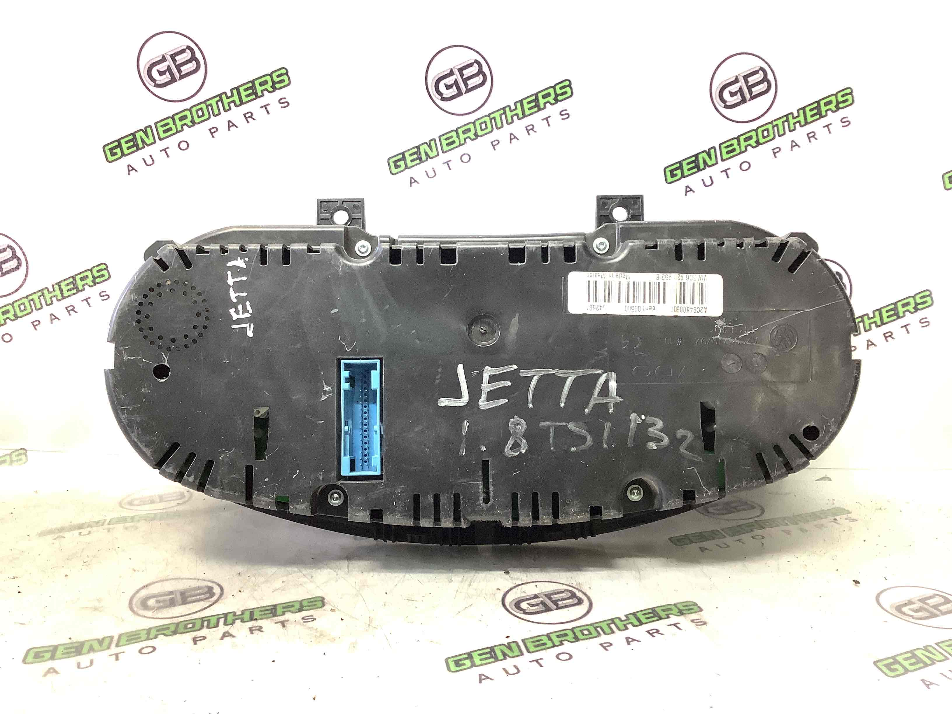 Щиток приладів панель приладів