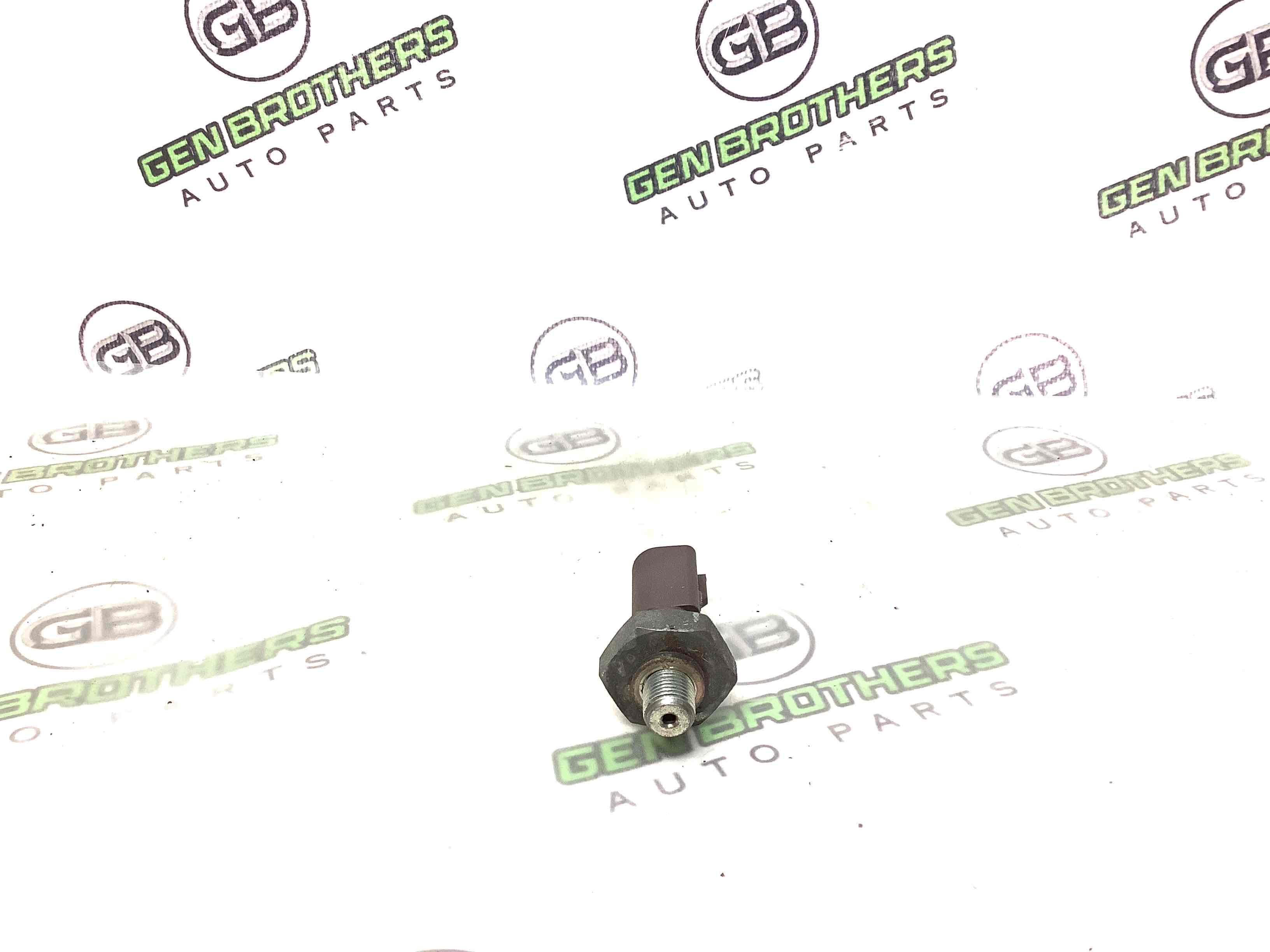 Датчик тиску олії