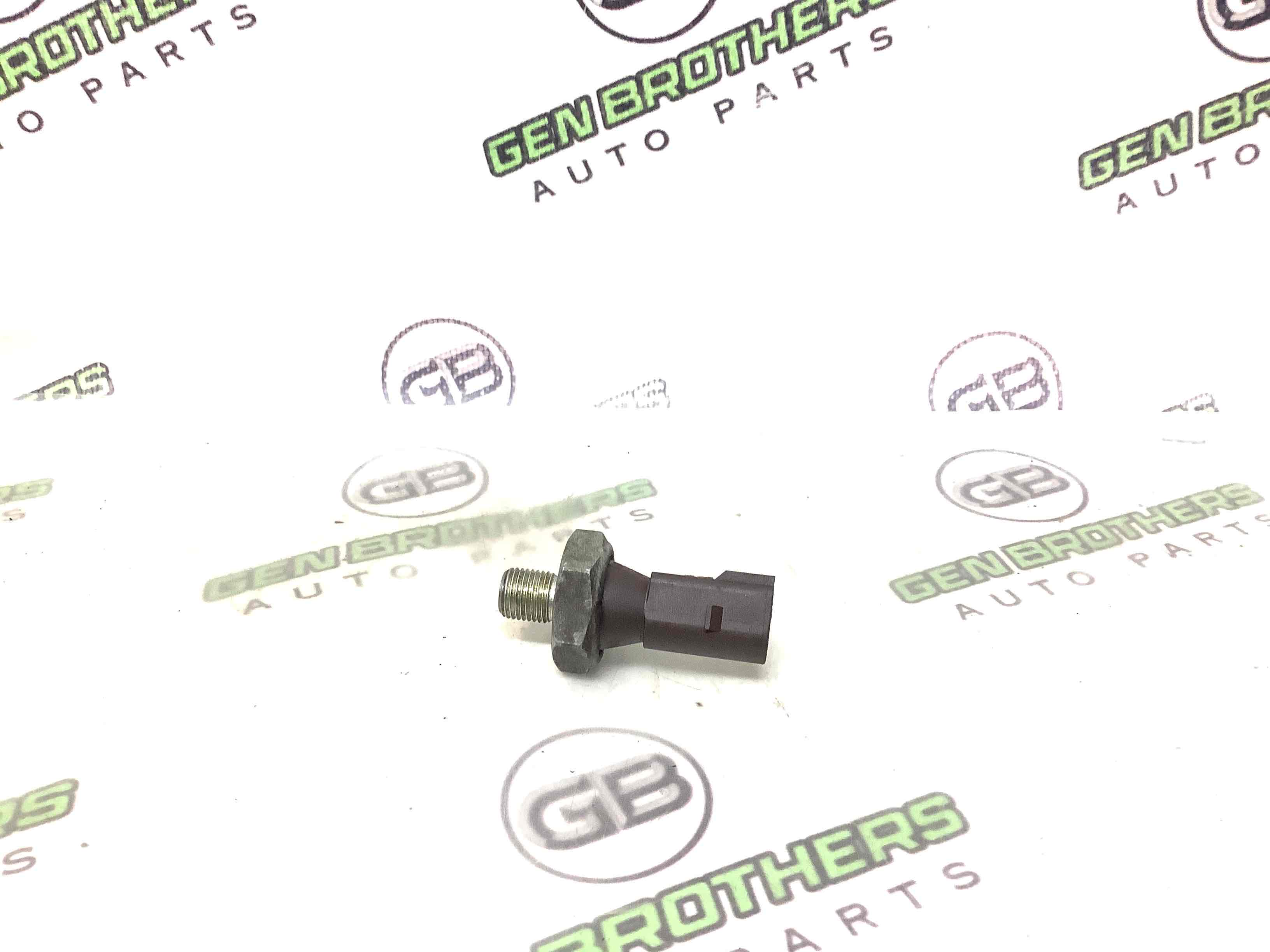 Датчик тиску олії