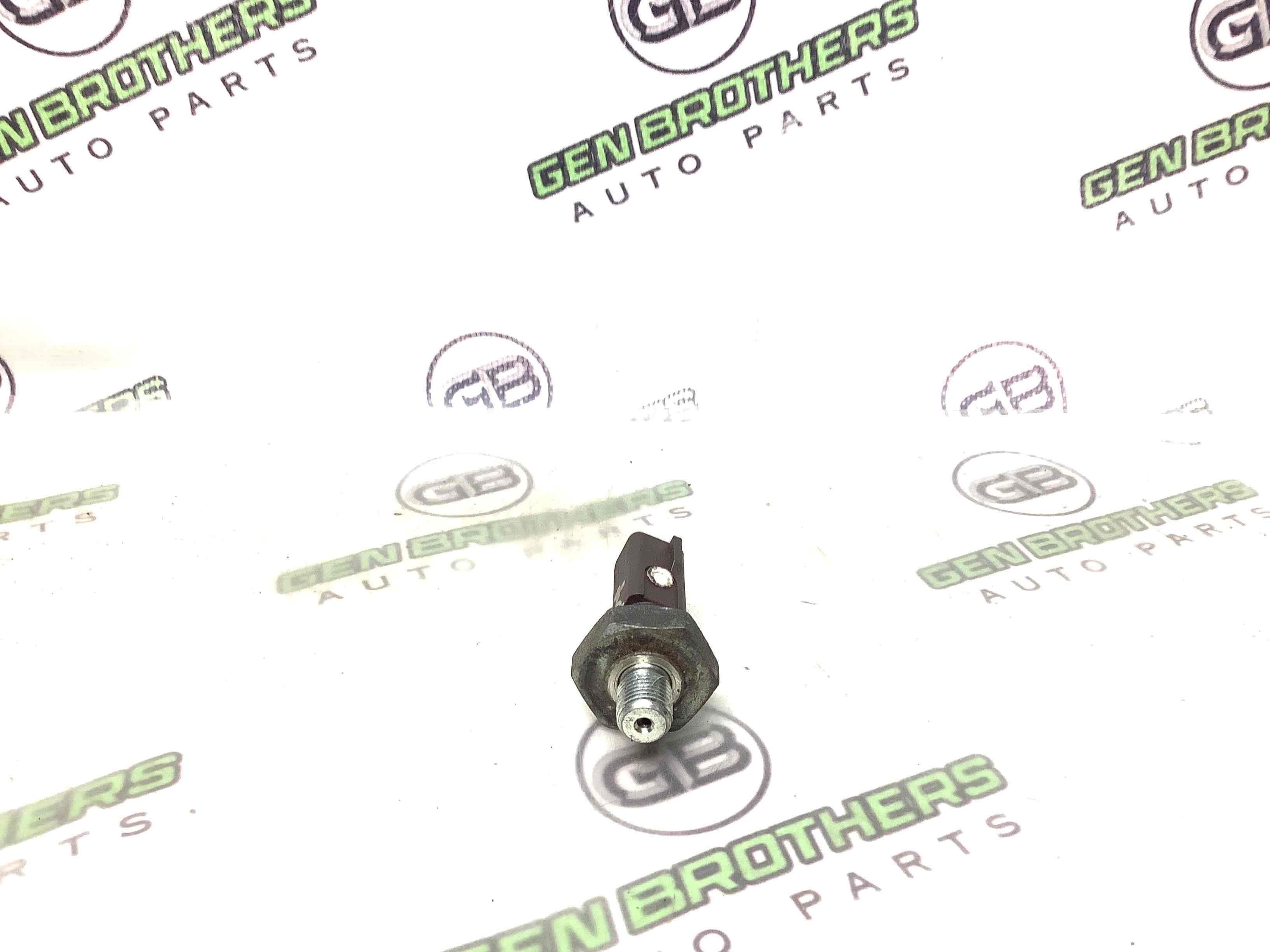 Датчик тиску олії