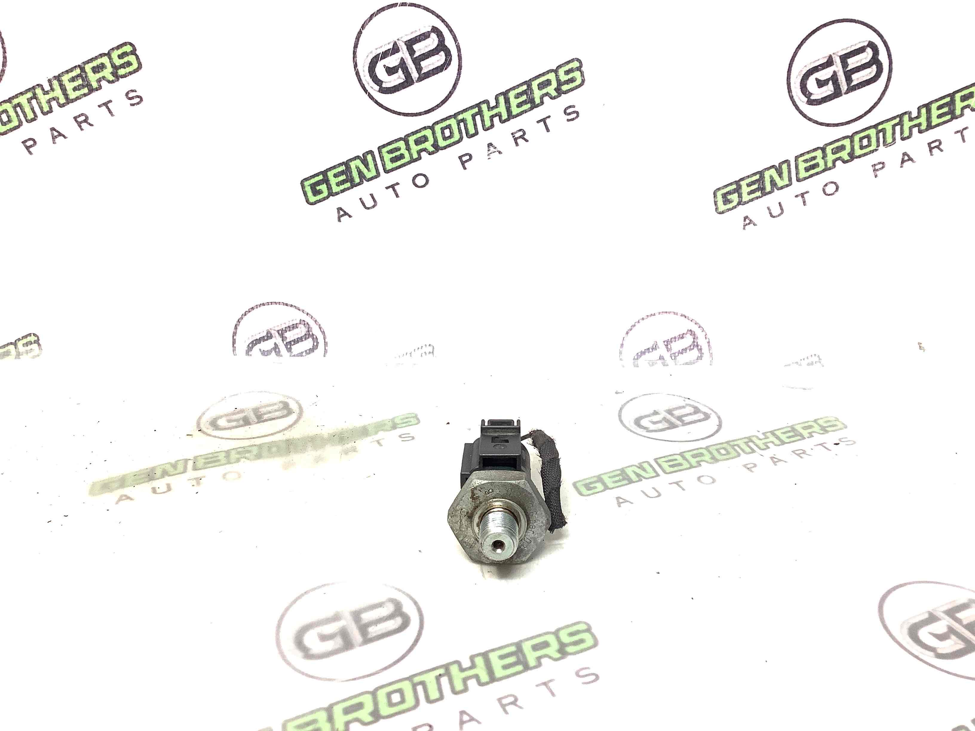 Датчик тиску олії