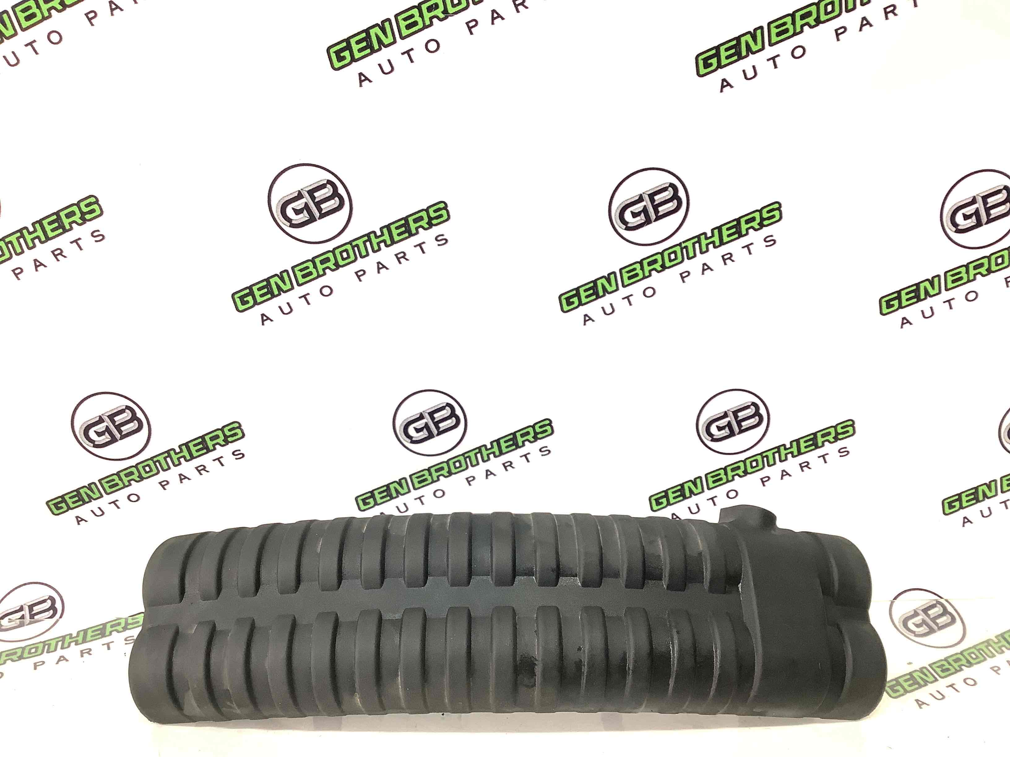 Пластик моторного відсіку