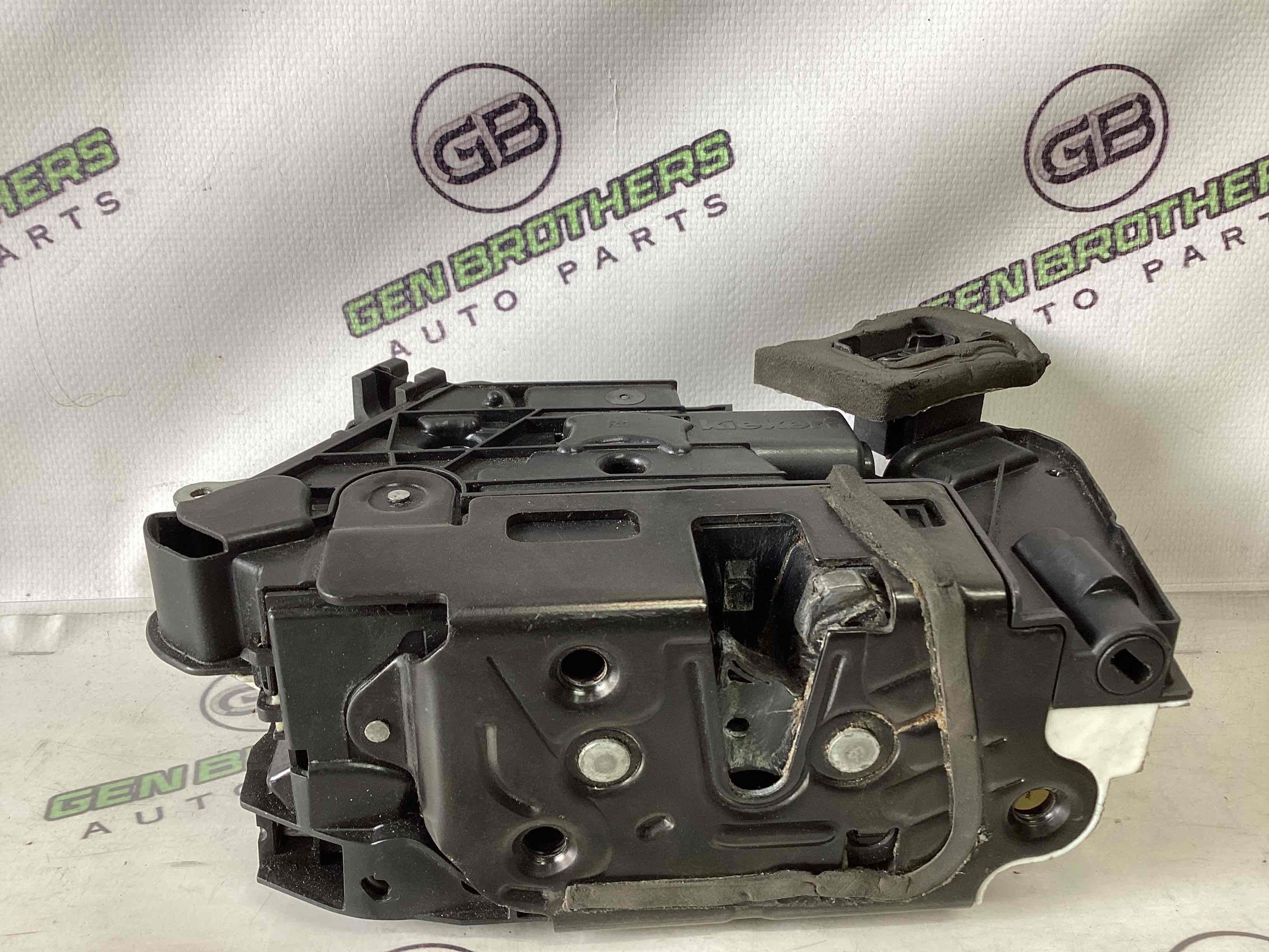 Замок дверей передньої правої